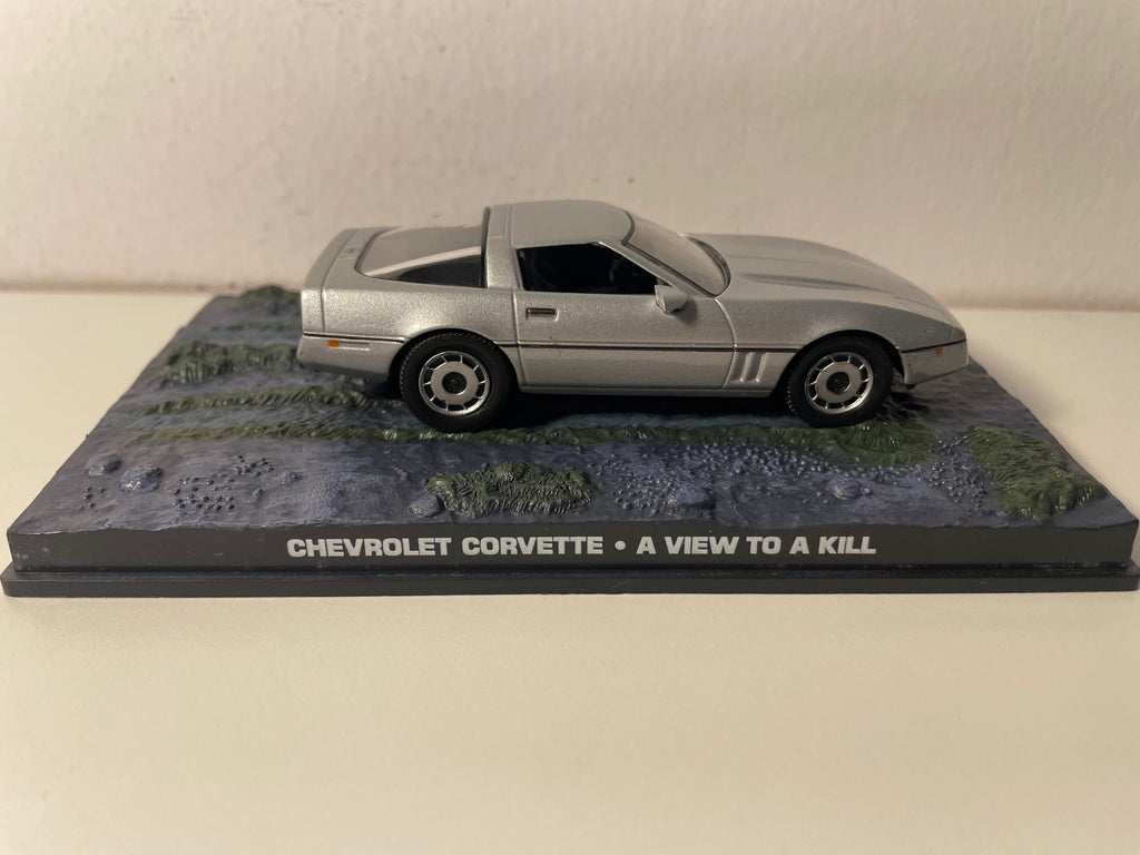 Grouss Chevrolet Corvette - JAMES BOND - DANGEREUSEMENT VOTRE (E Bléck op en Mord)