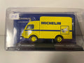 Renault Galion jaune MICHELIN
