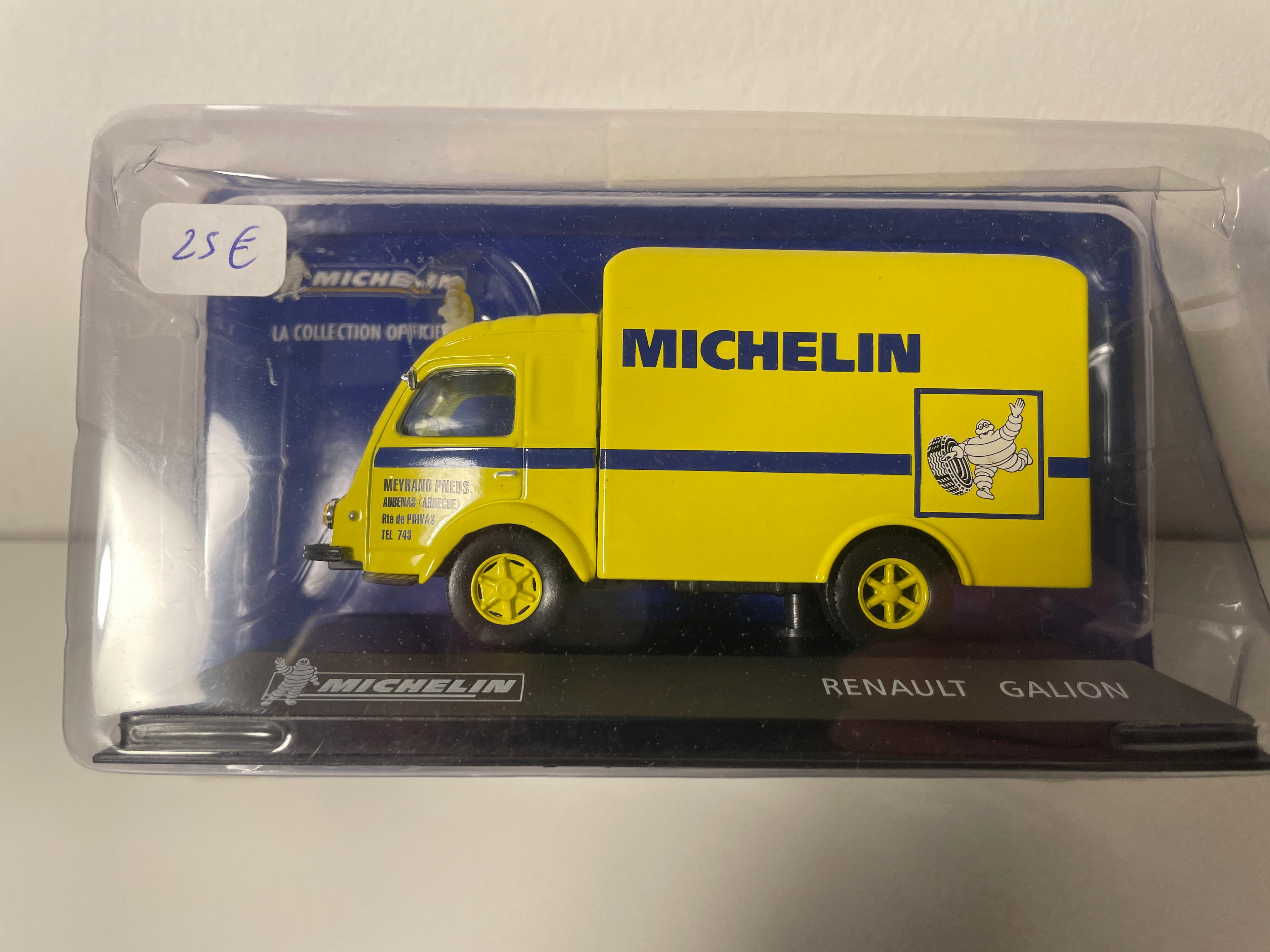 MICHELIN żółty Renault Galion