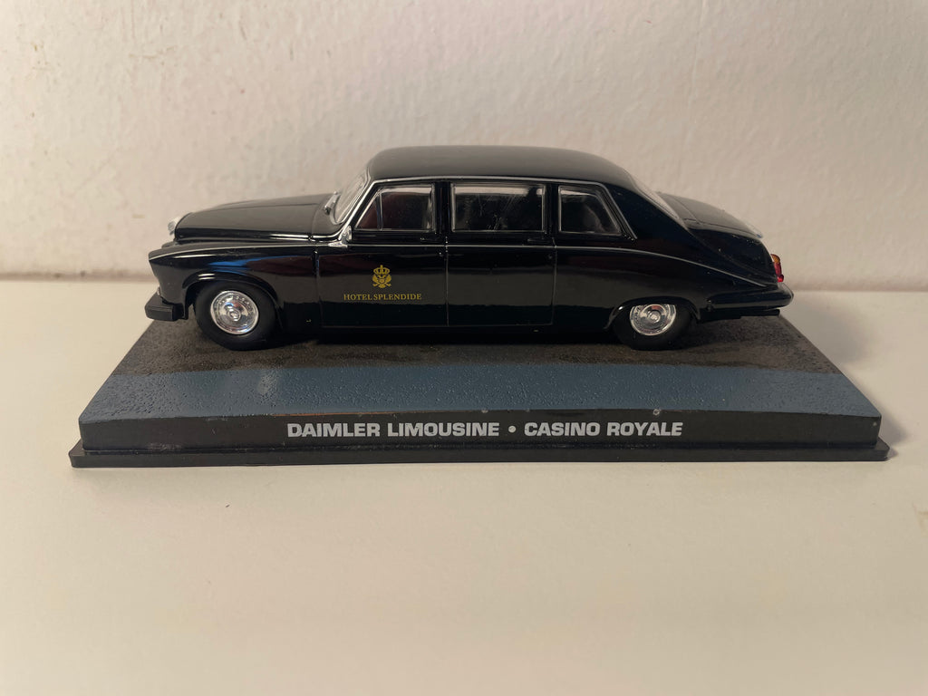 Daimler limousine noire - JAMES BOND - CASINO ROYALE