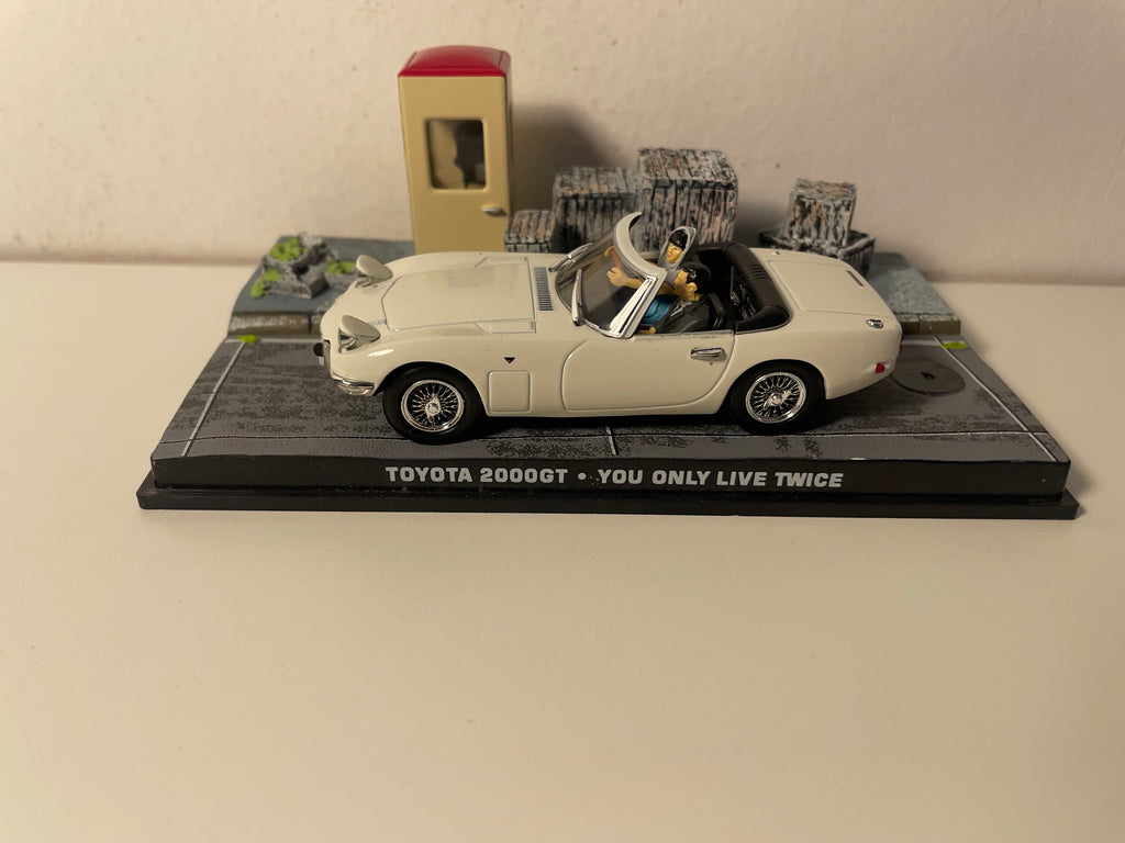 Toyota 2000GT beżowa jasna?? - JAMES BOND - ŻYJEMY TYLKO DWUKROTNIE (You Only Live Twice)