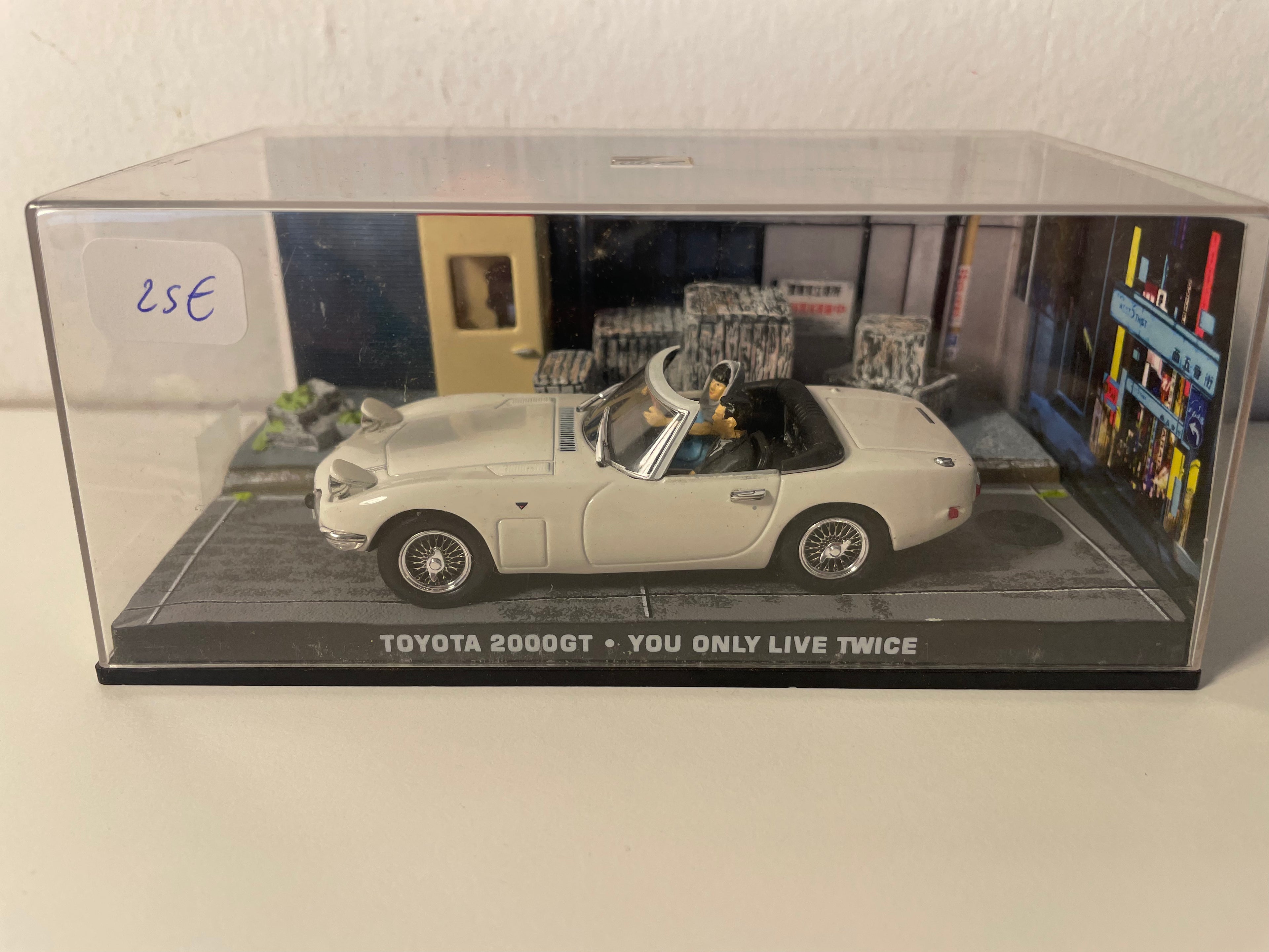 Toyota 2000GT beige claro?? - JAMES BOND - SOLO SE VIVE DOS VECES (You only live twice)