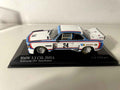BMW 3.5 CSL IMSA biała, niebieska i czerwona numer 24 - 6 godzin Riverside (Kalifornia) - MINICHAMPS