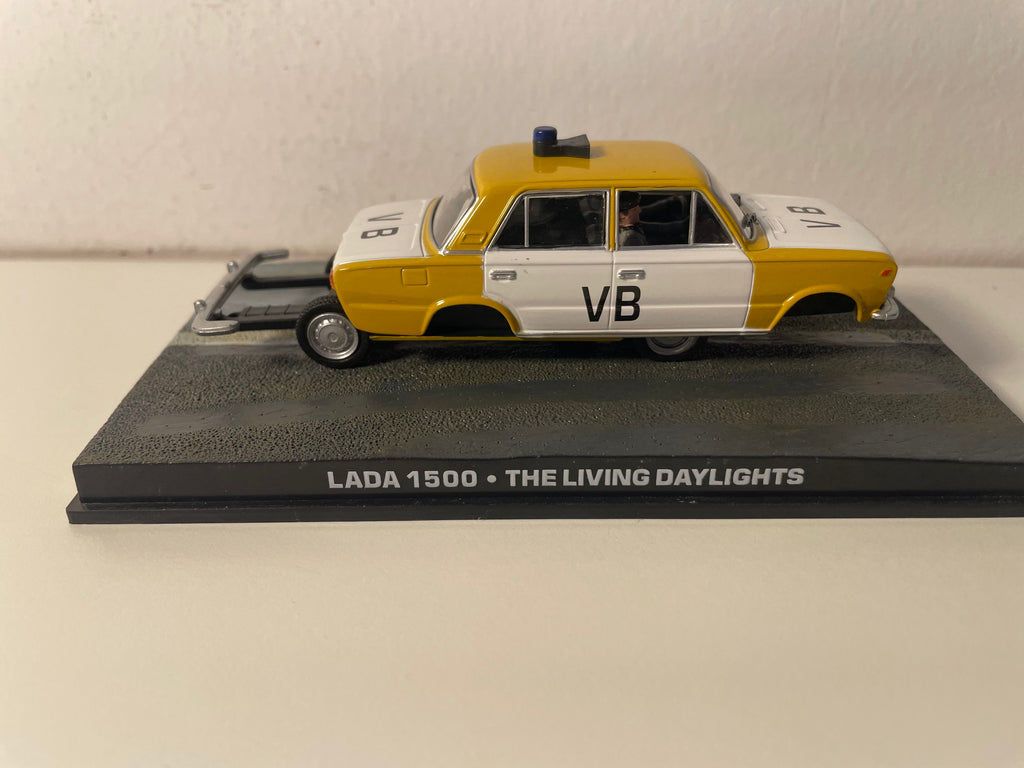 Lada 1500 - JAMES BOND - MATAR NO ES JUEGO
