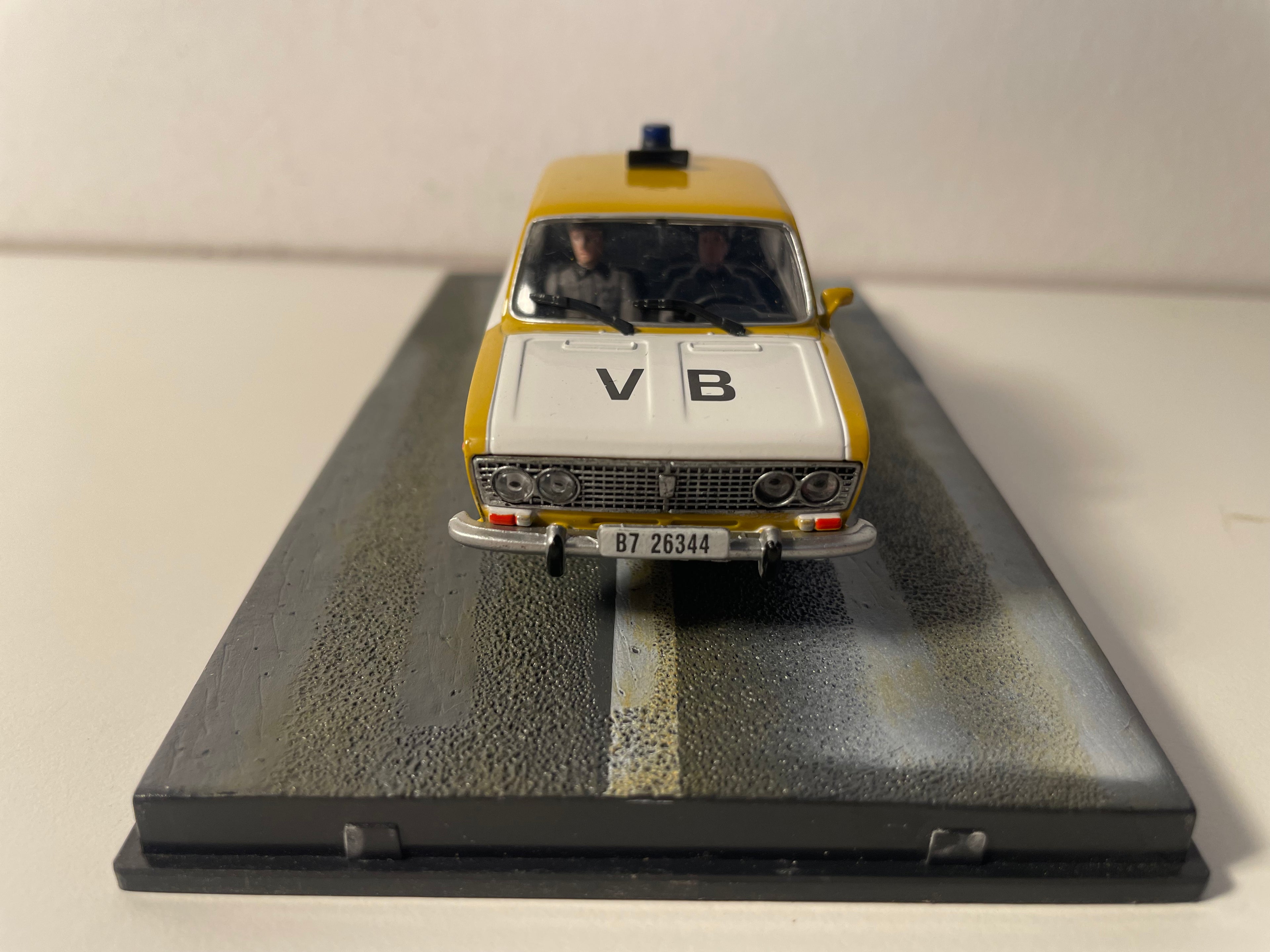 Lada 1500 - JAMES BOND - MATAR NO ES JUEGO
