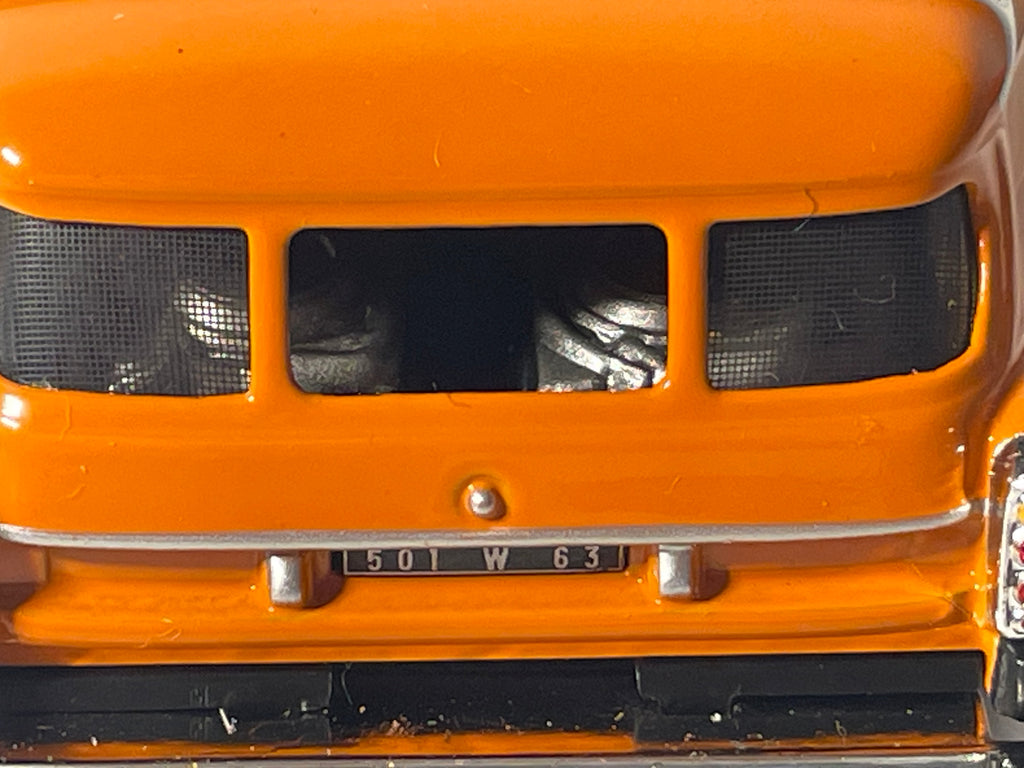 Citroën DS 1000 pernas MICHELIN laranja e amarelo
