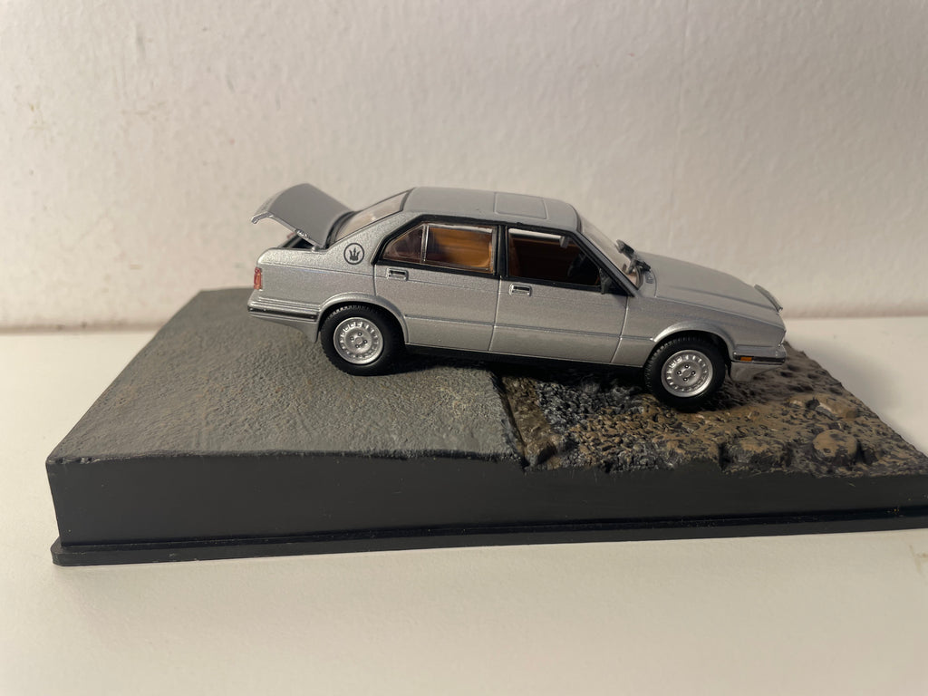 Maserati Biturbo 425 gréis - JAMES BOND - LËFTER ZU TOED (Licence to kill)