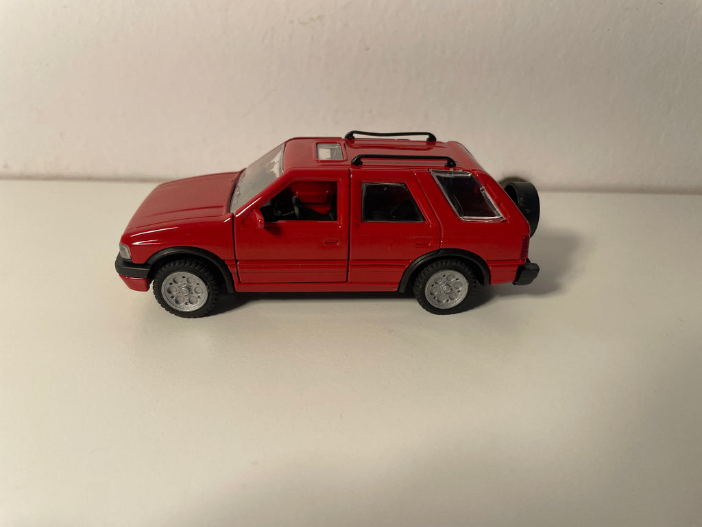 Opel Frontera rojo oscuro? - colección GAMA mini referencia 1004