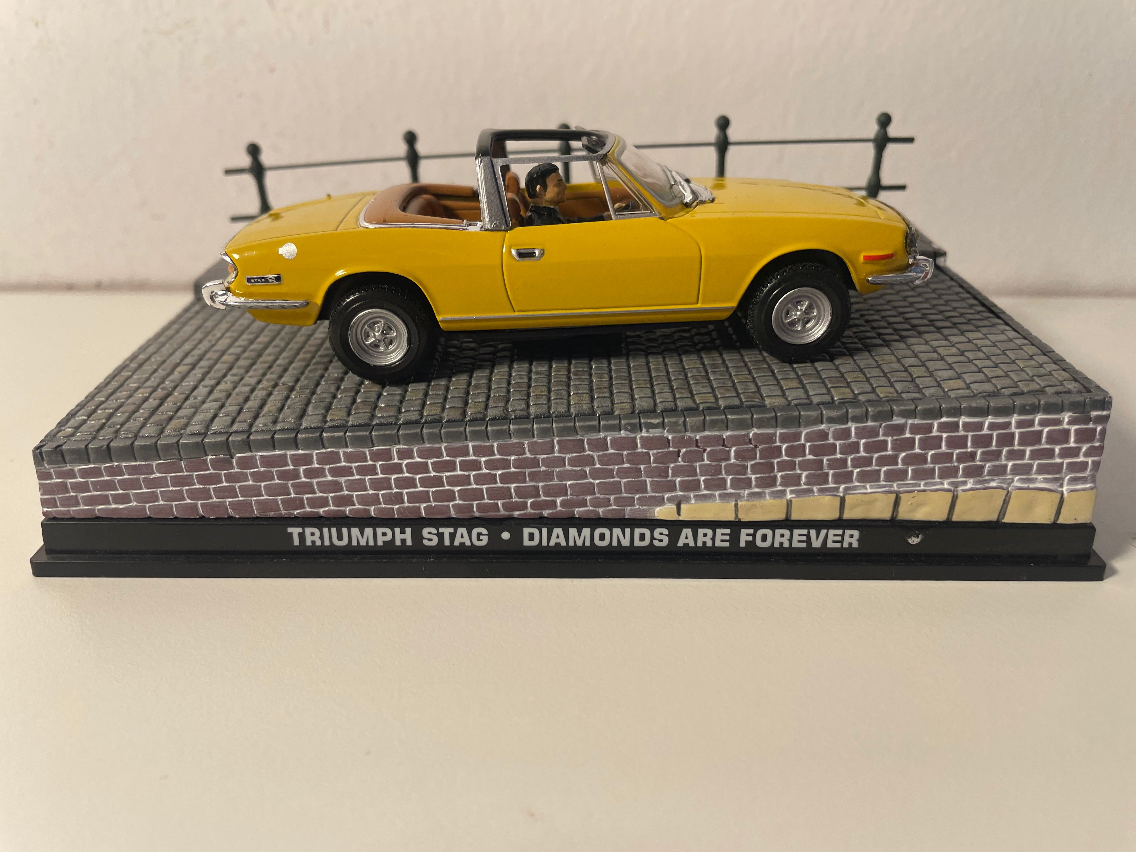 Triumph Stag giel - JAMES BOND - DIAMANTS SINN ETERNELL (Diamonds are forever)