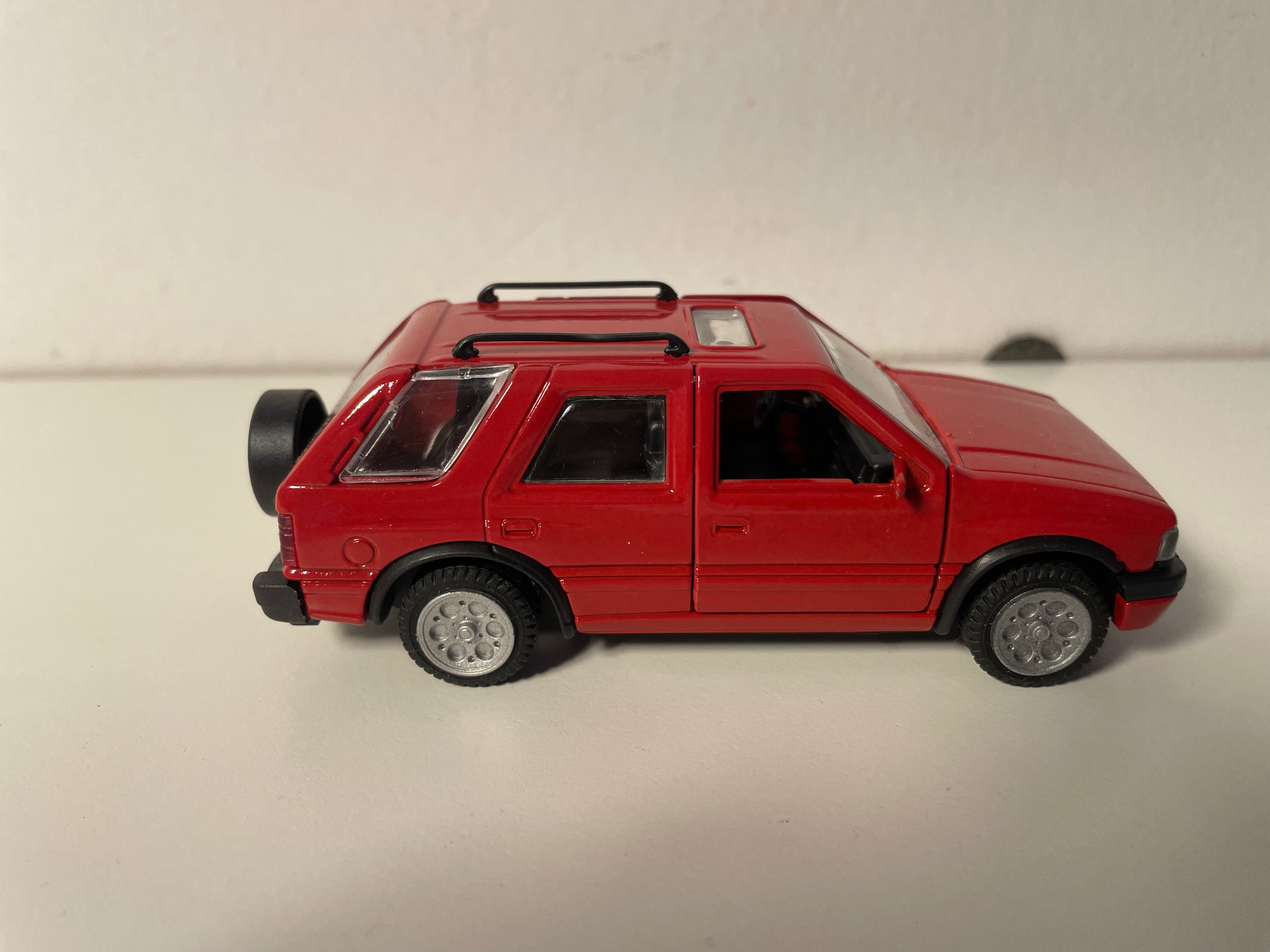 Opel Frontera rosso scuro? - collezione GAMA mini riferimento 1004