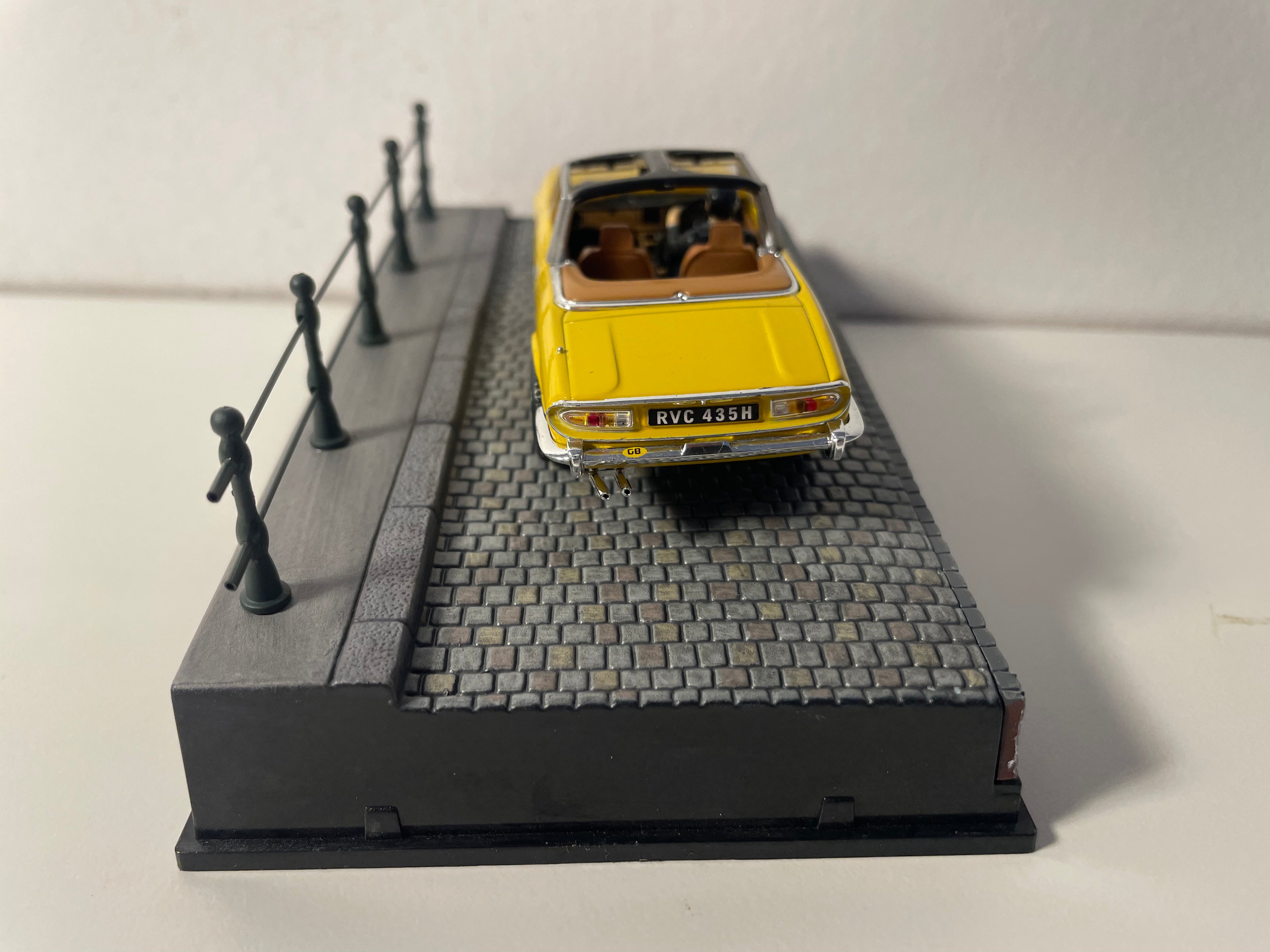 Triumph Stag giel - JAMES BOND - DIAMANTS SINN ETERNELL (Diamonds are forever)