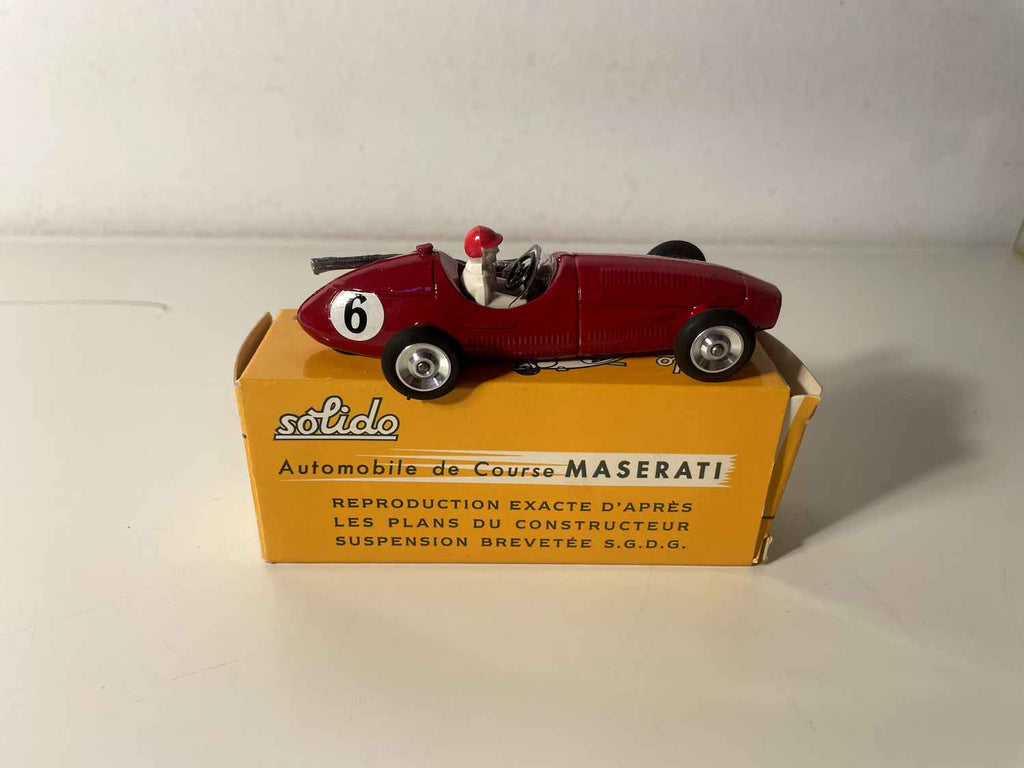 Maserati 250 rojo número 6 - SOLIDO (fabricación francesa)