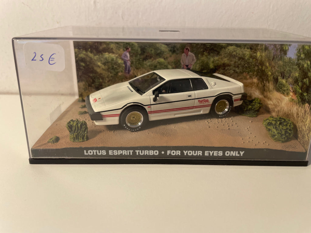 Lotus Esprit Turbo blanche et liserets rouges - JAMES BOND - RIEN QUE POUR VOS YEUX - (For your eyes only)