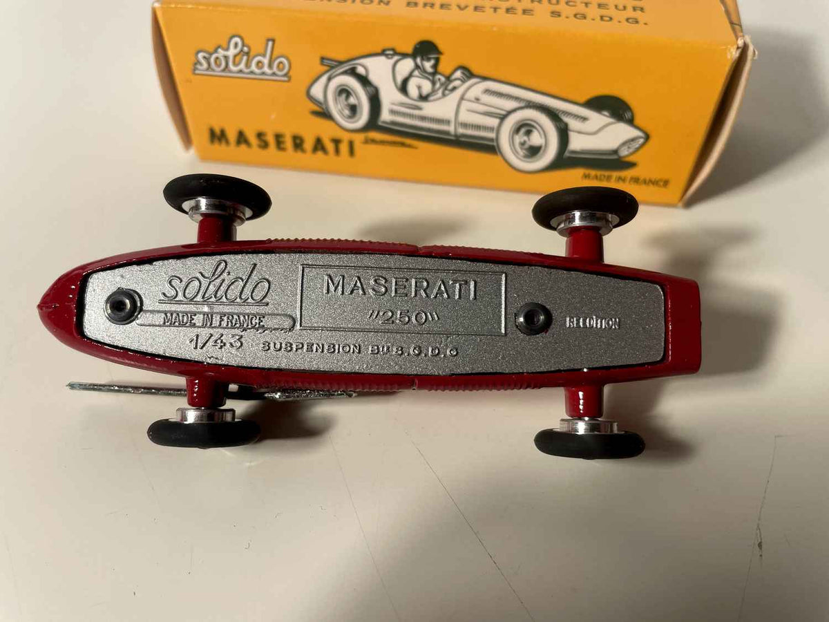Maserati 250 rojo número 6 - SOLIDO (fabricación francesa)
