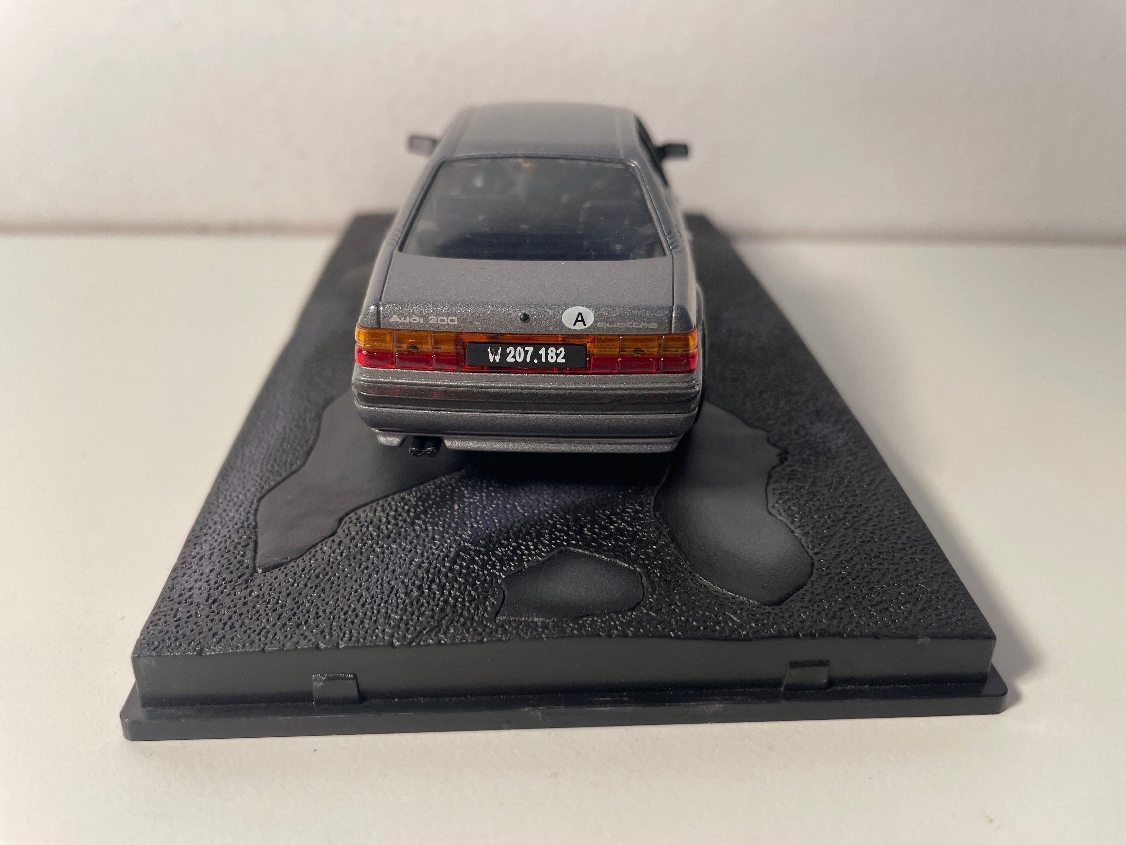 Audi 200 Quattro dunkeleg gréis - JAMES BOND - MURD NIT SPIELEN (The living daylights)