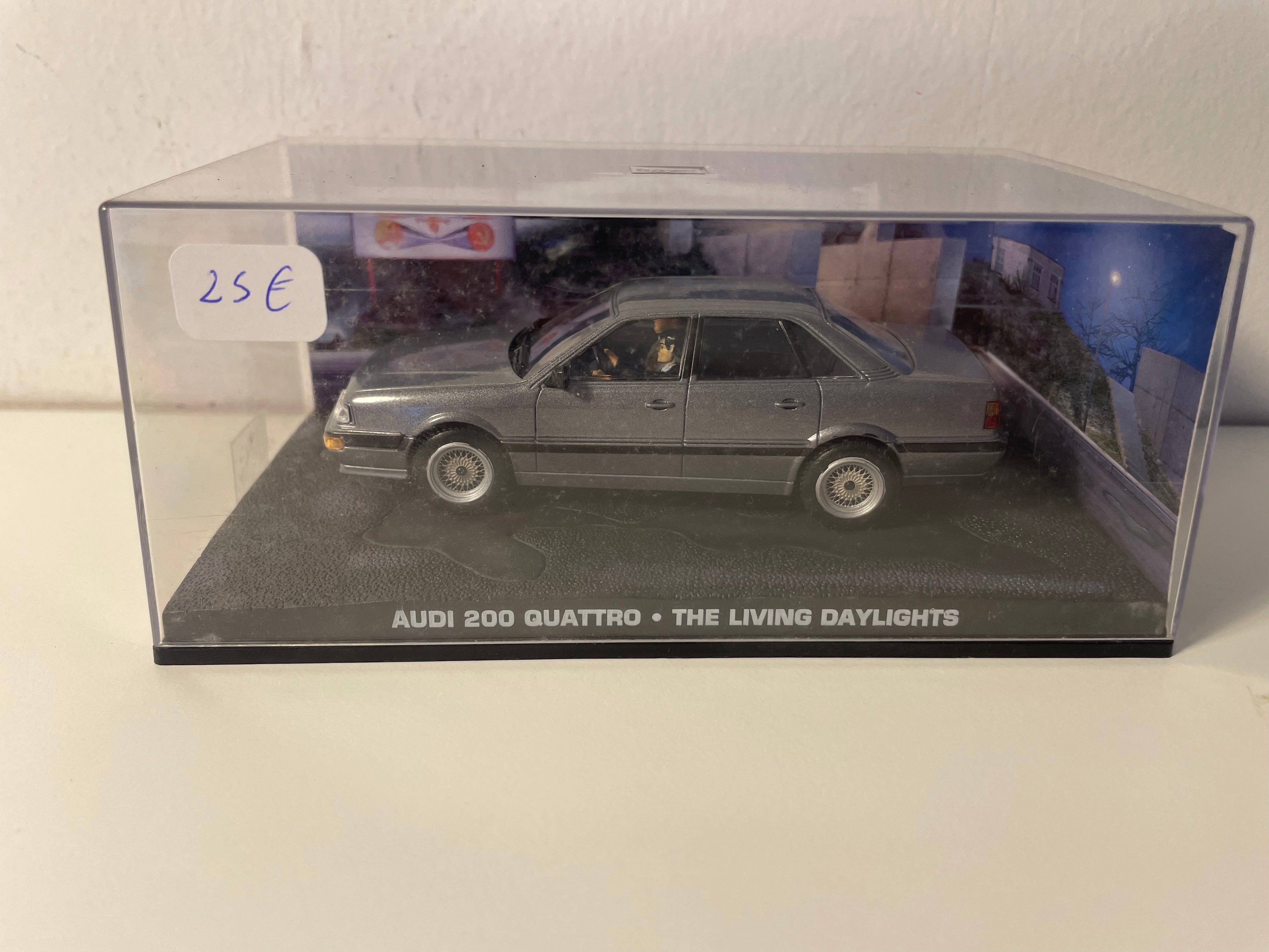 Audi 200 Quattro dunkeleg gréis - JAMES BOND - MURD NIT SPIELEN (The living daylights)