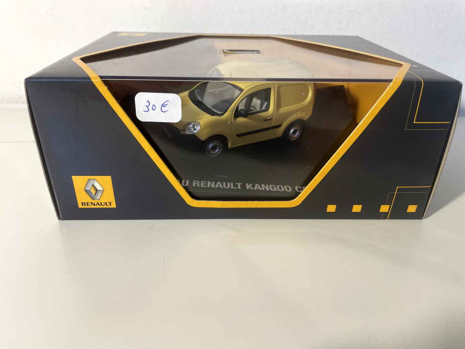 Renault Kangoo compact jaune (coffret boite rectangle)