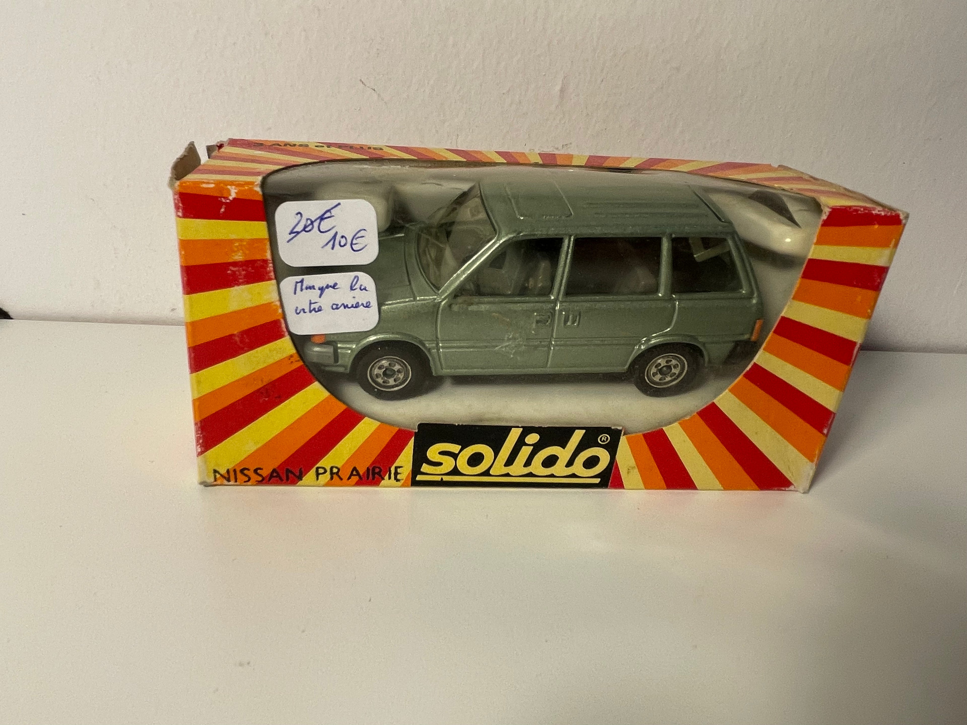 Nissan Prairie Green - Solido reference 1341 (MISSING rear windshield)