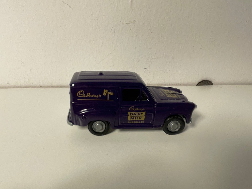 Austin A35 VAN fioletowy z reklamą "Dairy Milk - Cadbury" - CORGI nr 61209