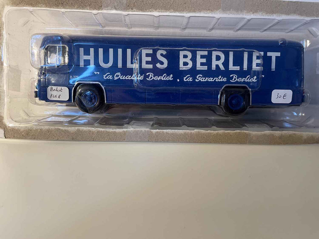 Camion Berliet PLK8 blu Huiles BERLIET - Edizione Hachette Collections / produttore di miniature : IXO