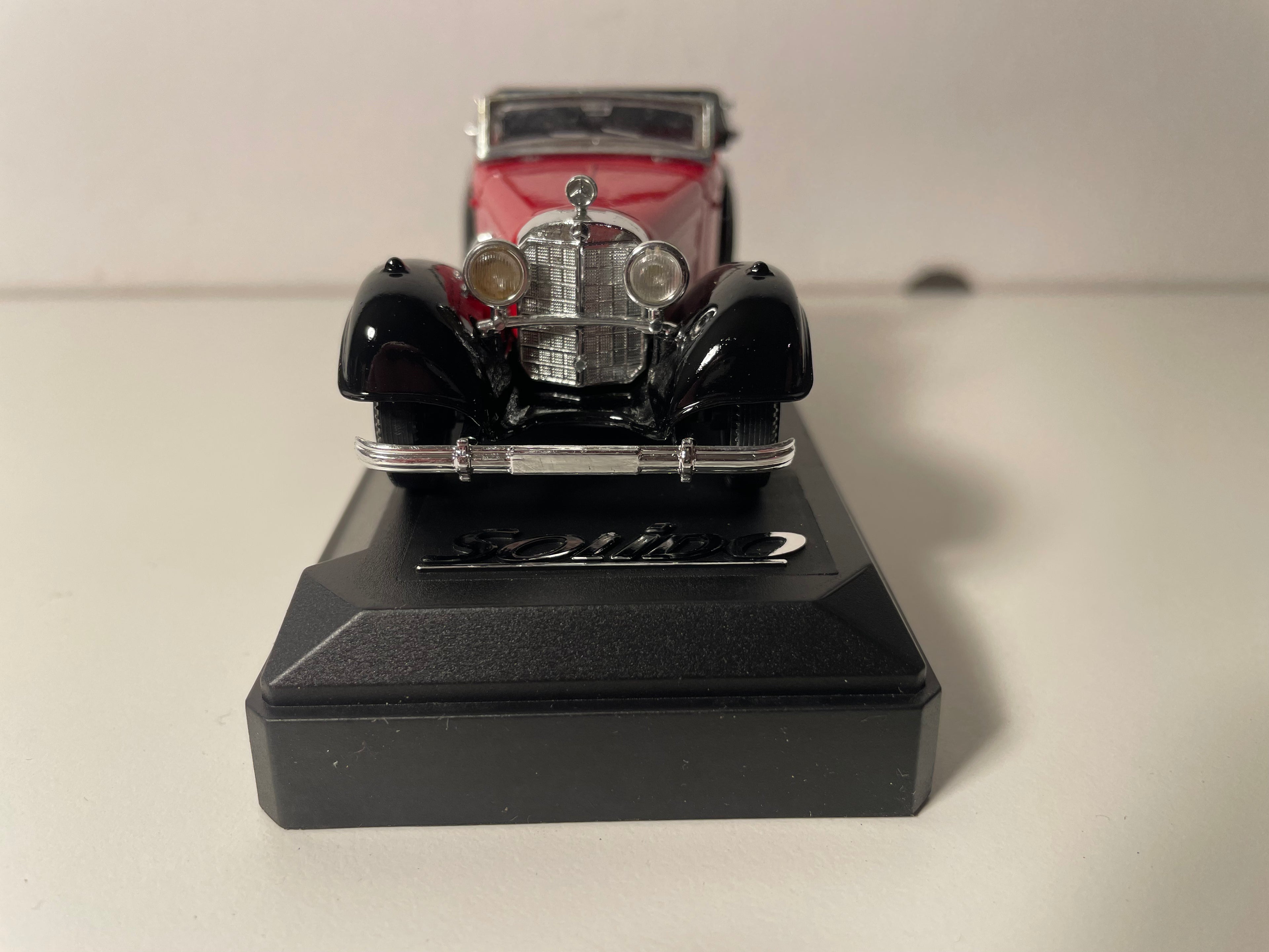 Mercedes 540K rosso e nero - Solido riferimento 4086