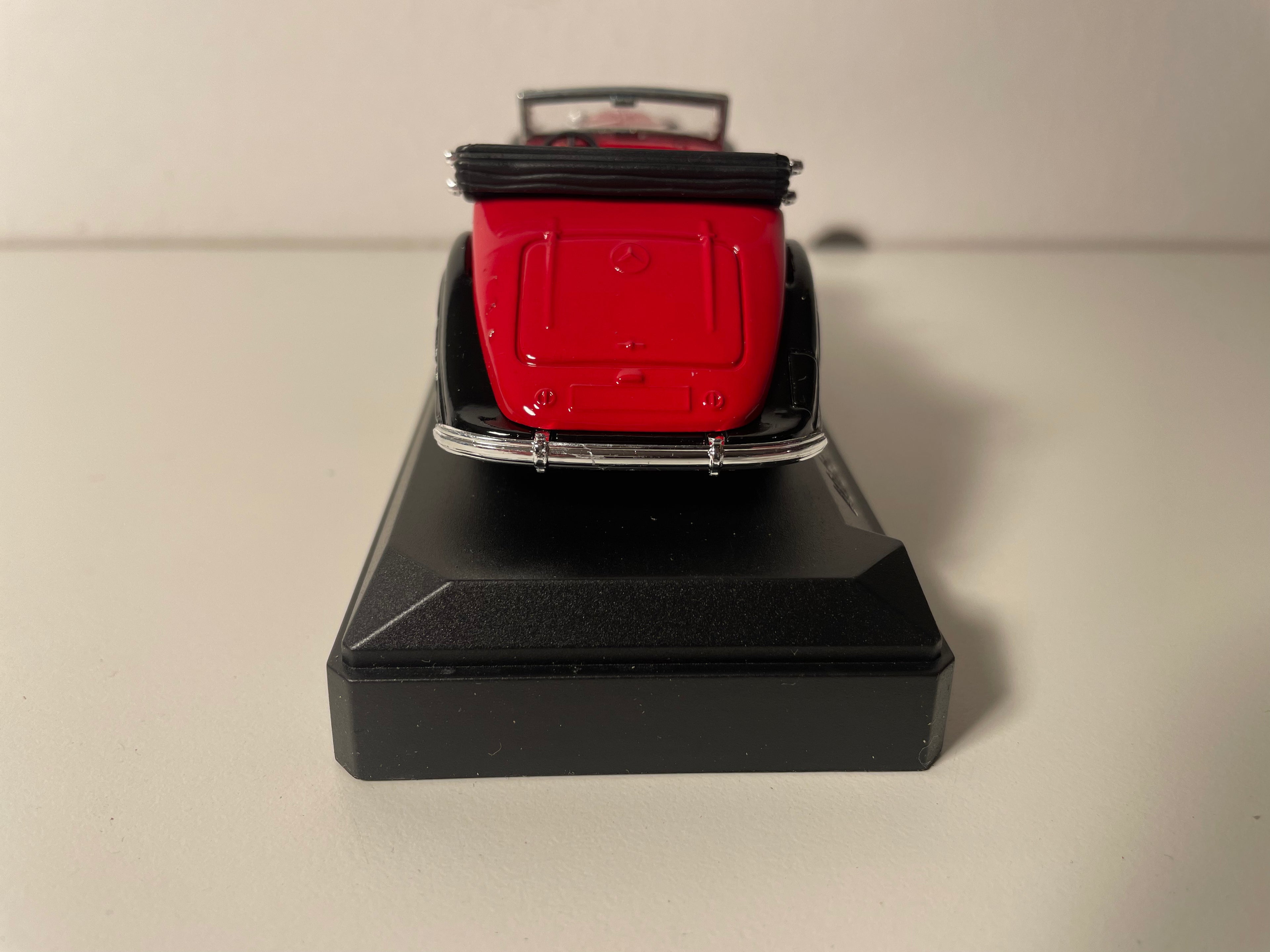 Mercedes 540K rosso e nero - Solido riferimento 4086