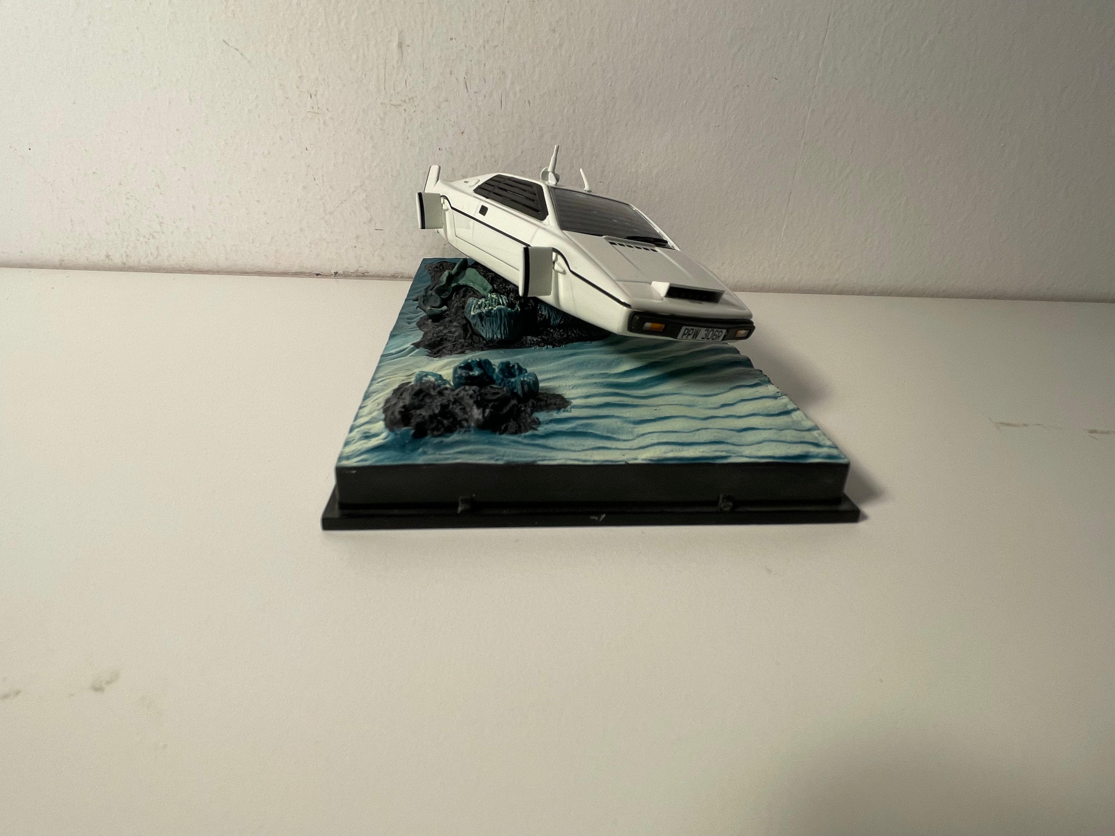 White Lotus Esprit - JAMES BOND - THE SPY WHO LOVED ME