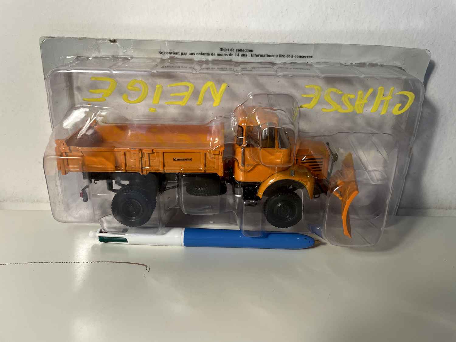 Camion chasse-neige Berliet L 64.6 M3 4x4 orange - Collection Hachette