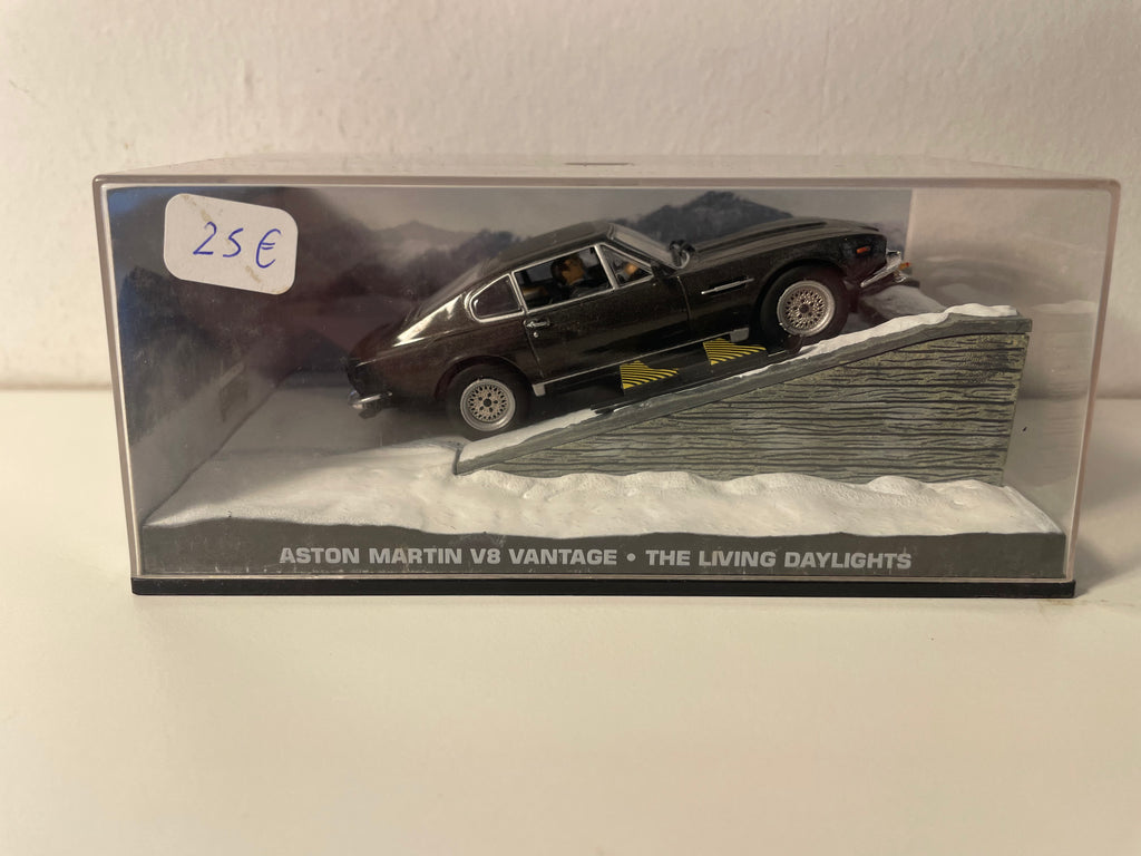Aston Martin V8 Vantage schwaarz - JAMES BOND - MIERKEN NET SPIEL (The Living Daylights)