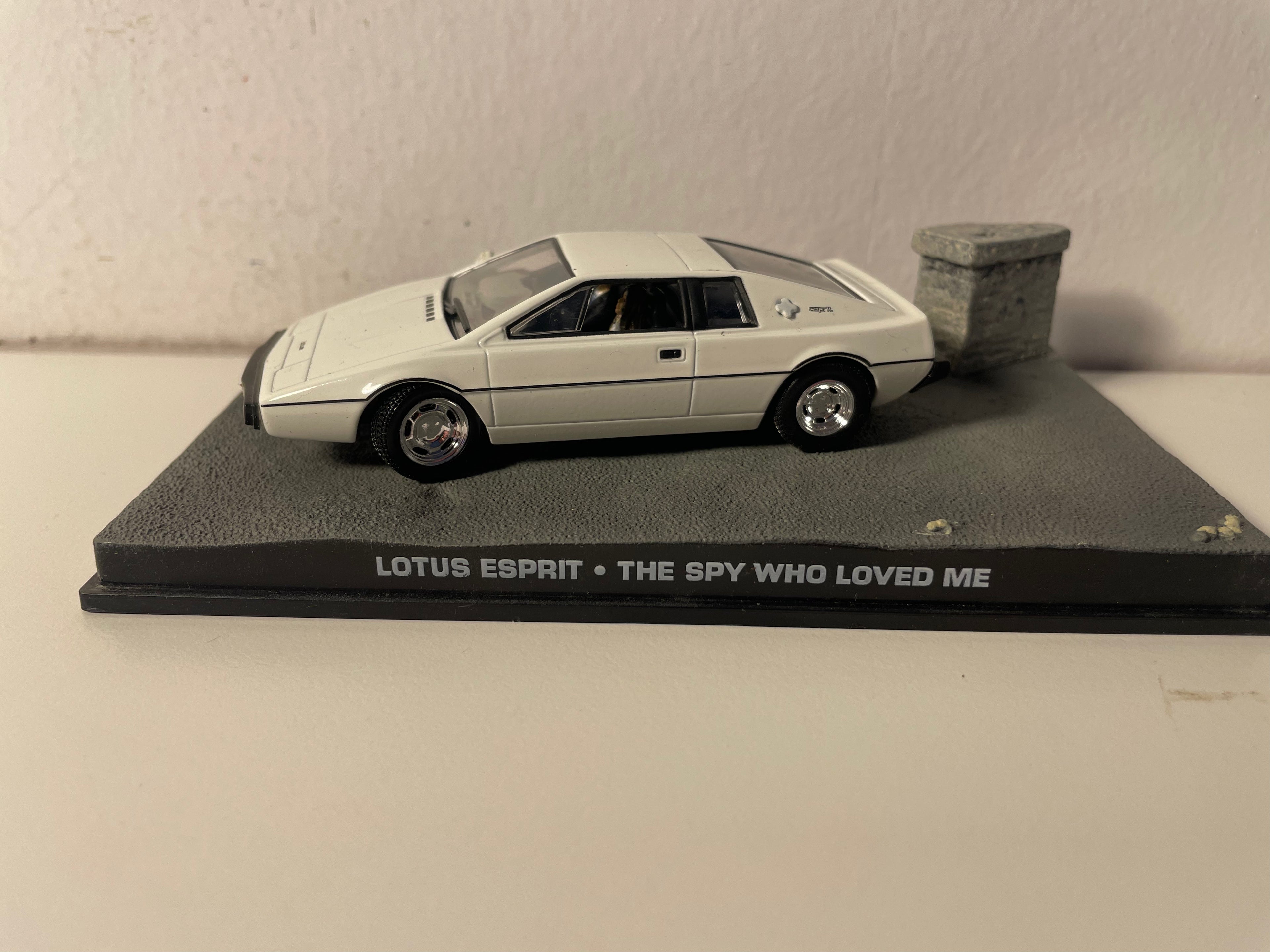White Lotus Esprit - JAMES BOND - THE SPY WHO LOVED ME