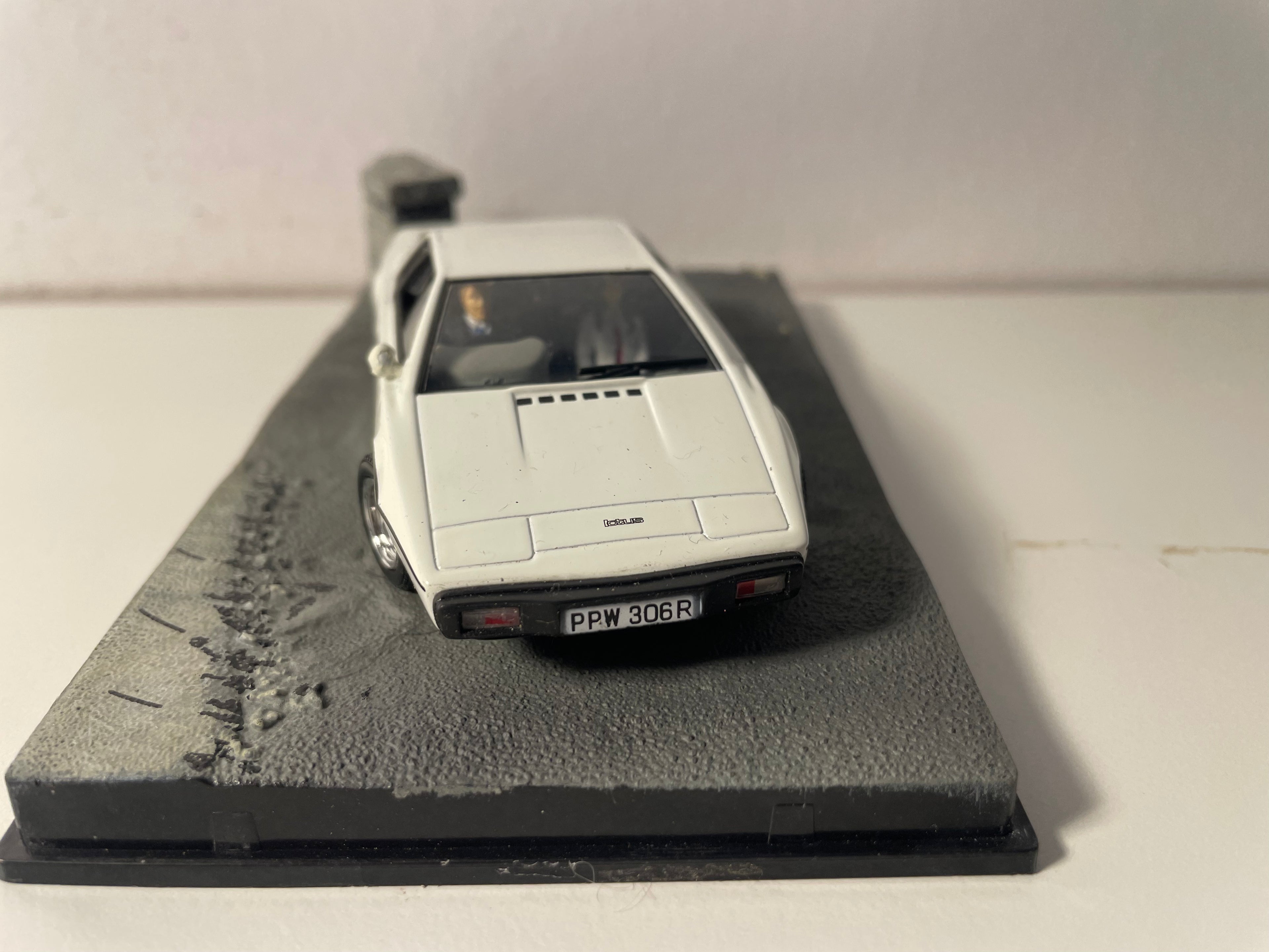 White Lotus Esprit - JAMES BOND - THE SPY WHO LOVED ME