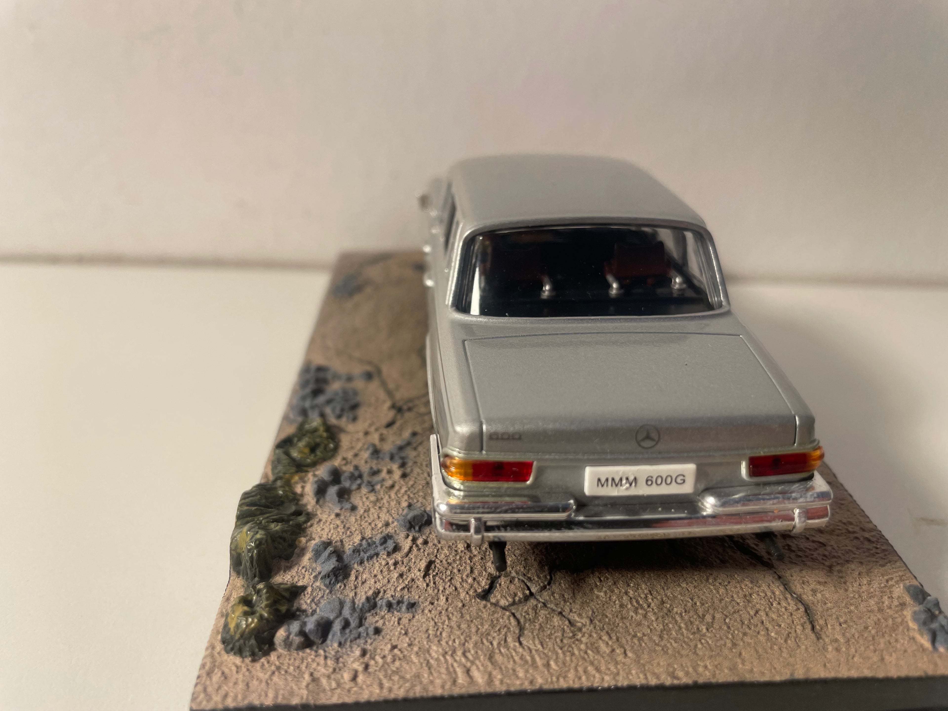 Mercedes 600 gris - JAMES BOND - AM LÉIF SIHERHEIT SENGER HÉI (On Her Majesty's Secret Service)
