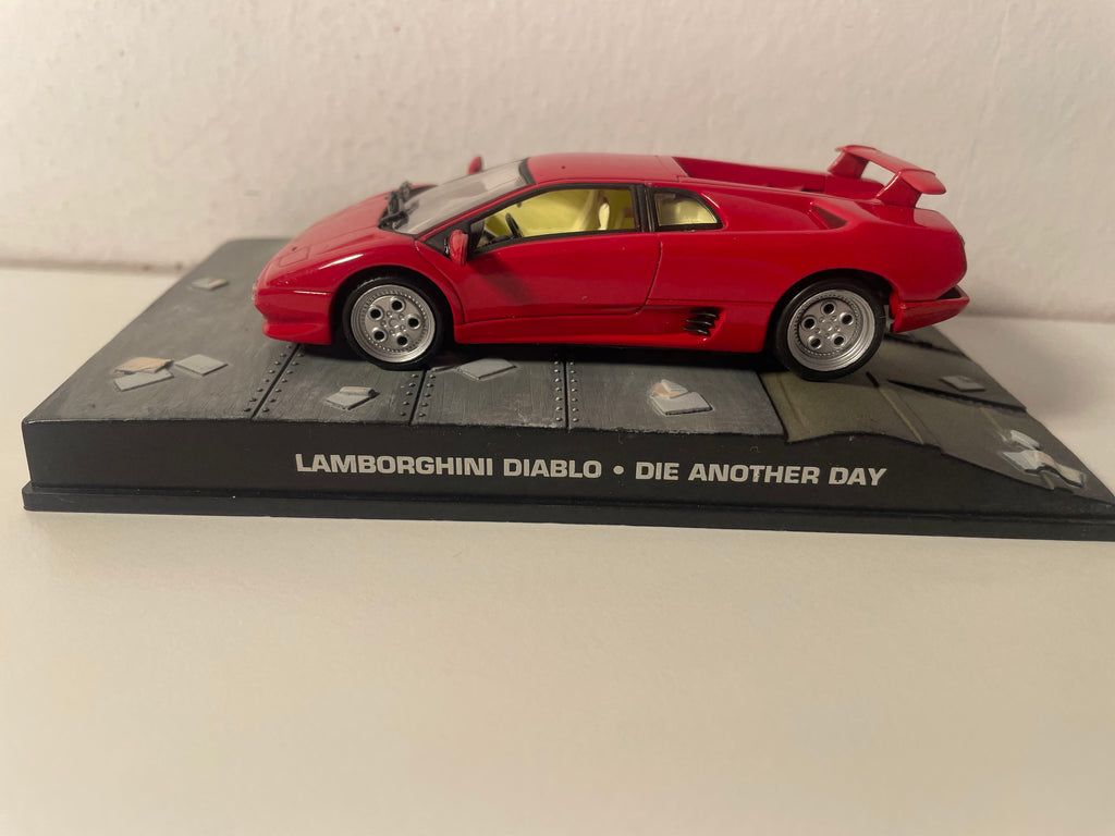Lamborghini Diablo rouge - JAMES BOND - MEURS UN AUTRE JOUR (Die another day)