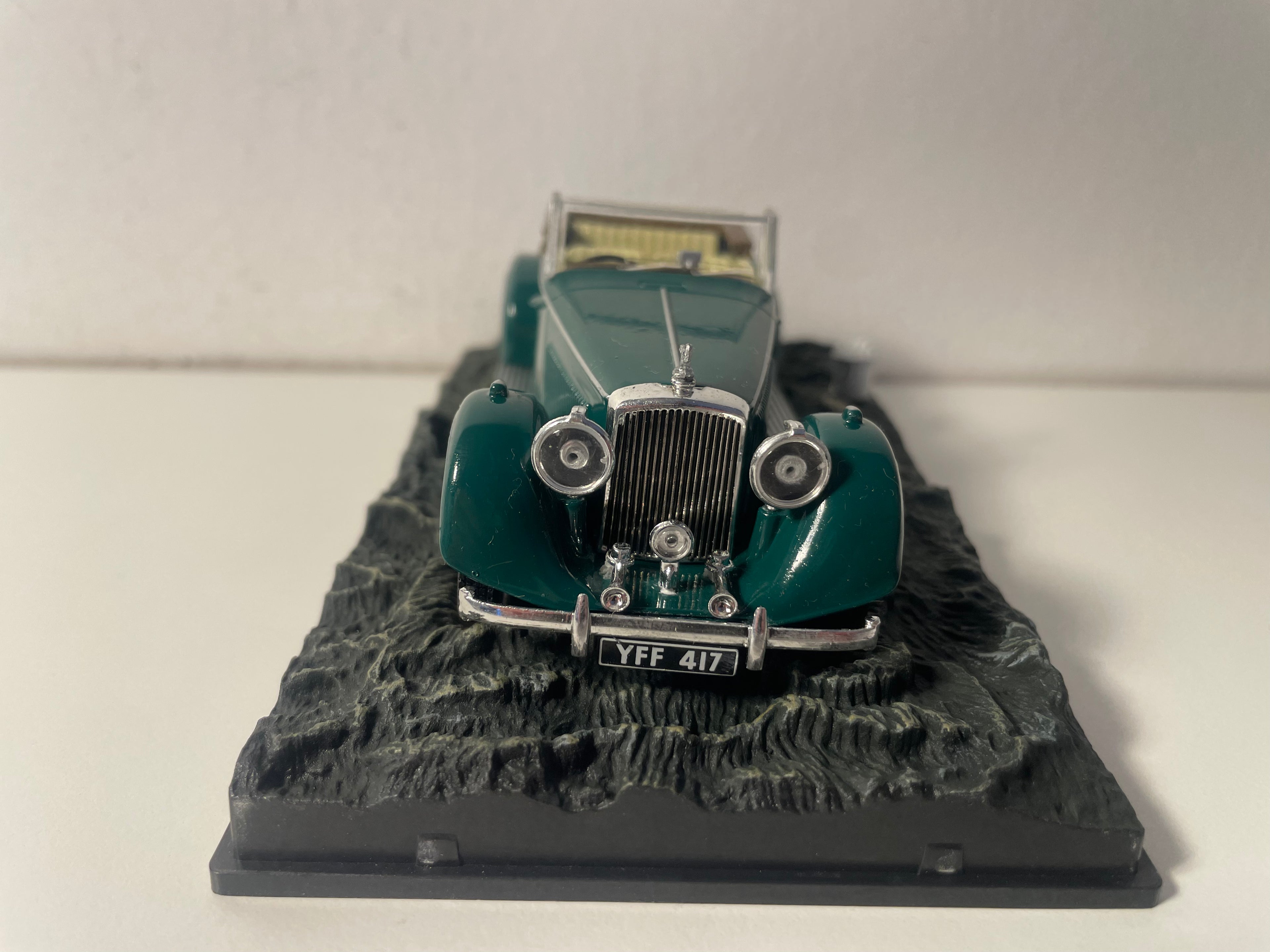Bentley 4 1/4 litre verte - JAMES BOND - BONS BAISERS DE RUSSIE (From Russia with love)
