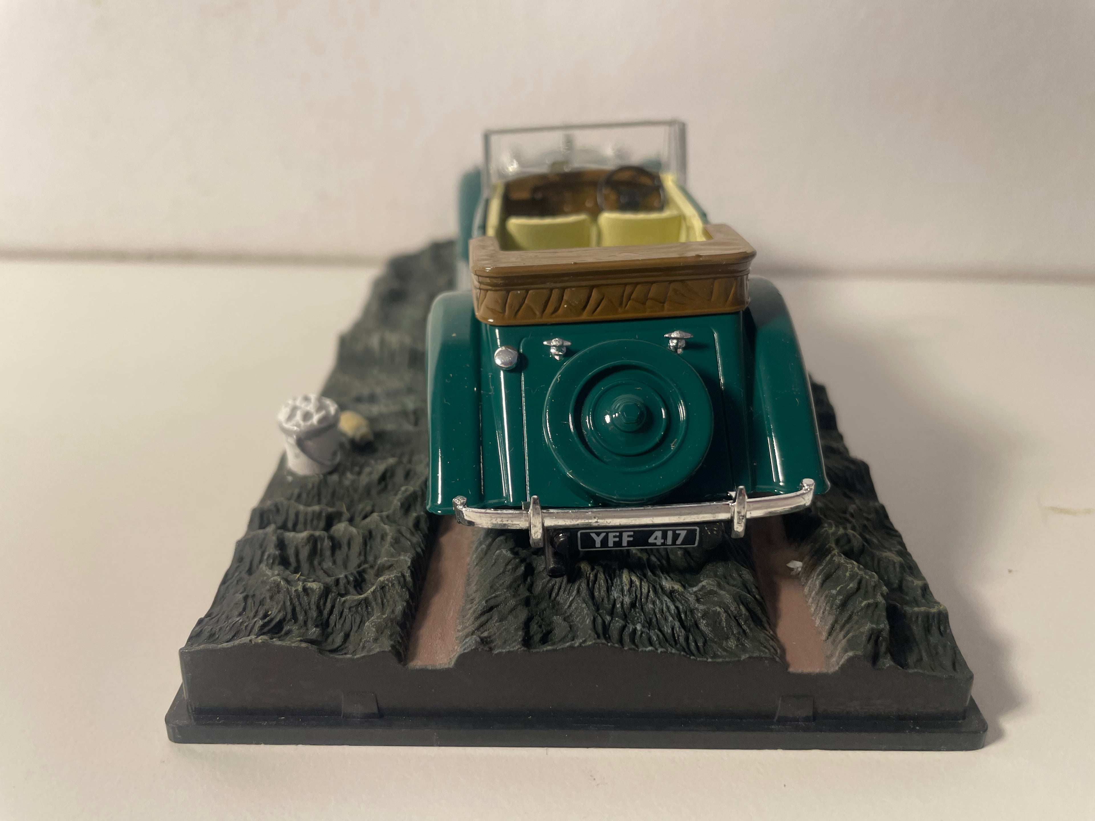 Bentley 4 1/4 litre verte - JAMES BOND - BONS BAISERS DE RUSSIE (From Russia with love)