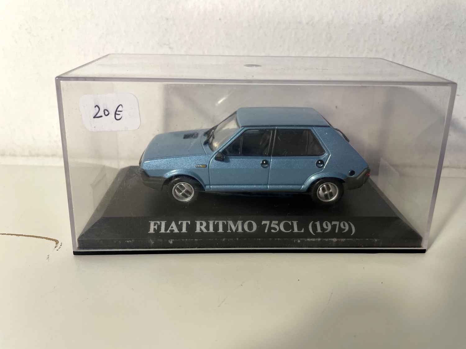 Fiat Ritmo 75CL azul de 1979