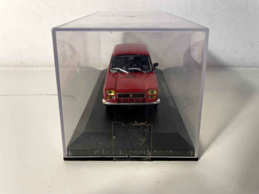 Fiat 127 czerwony z 1972 roku