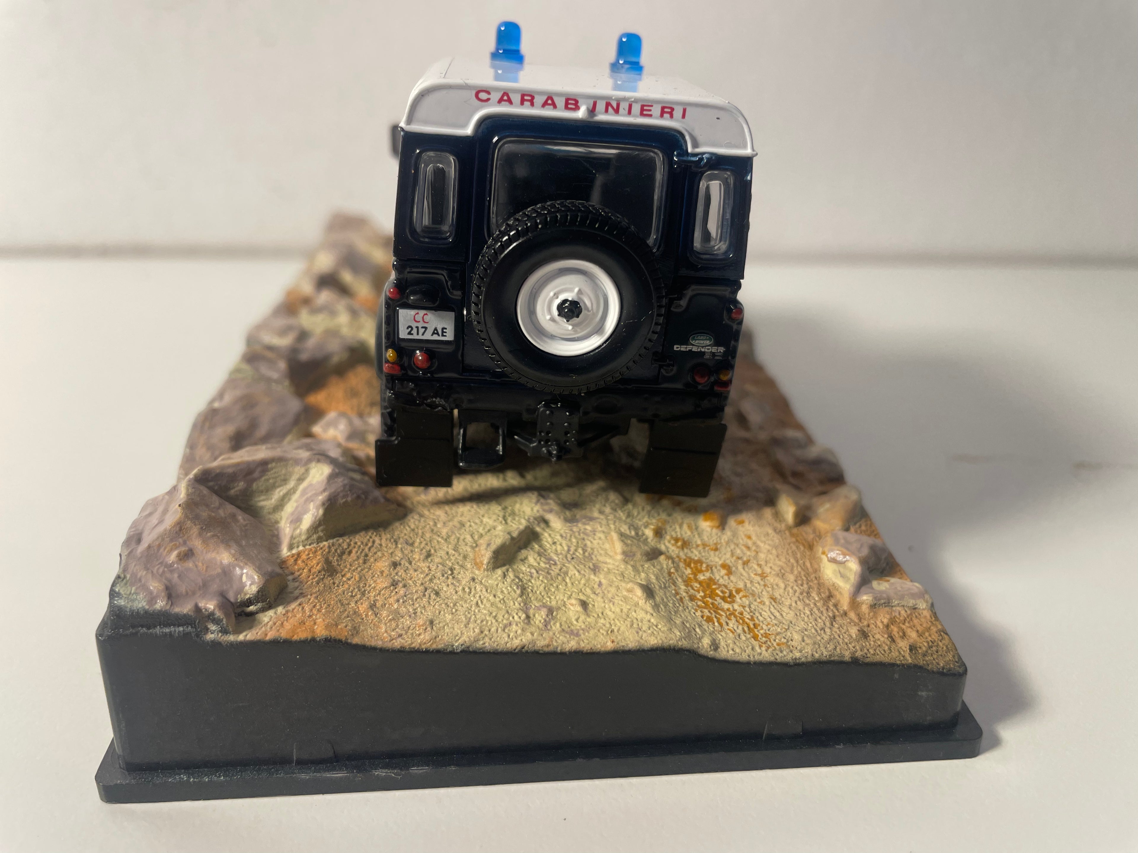Land Rover Defender negro (Carabinieri) - JAMES BOND - QUANTUM OF SOLACE