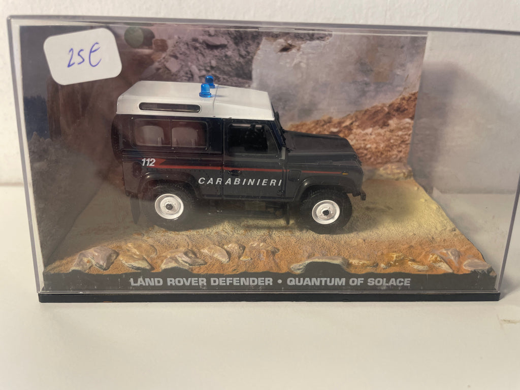 Land Rover Defender schwaarz (Carabinieri) - JAMES BOND - QUANTUM OF SOLACE