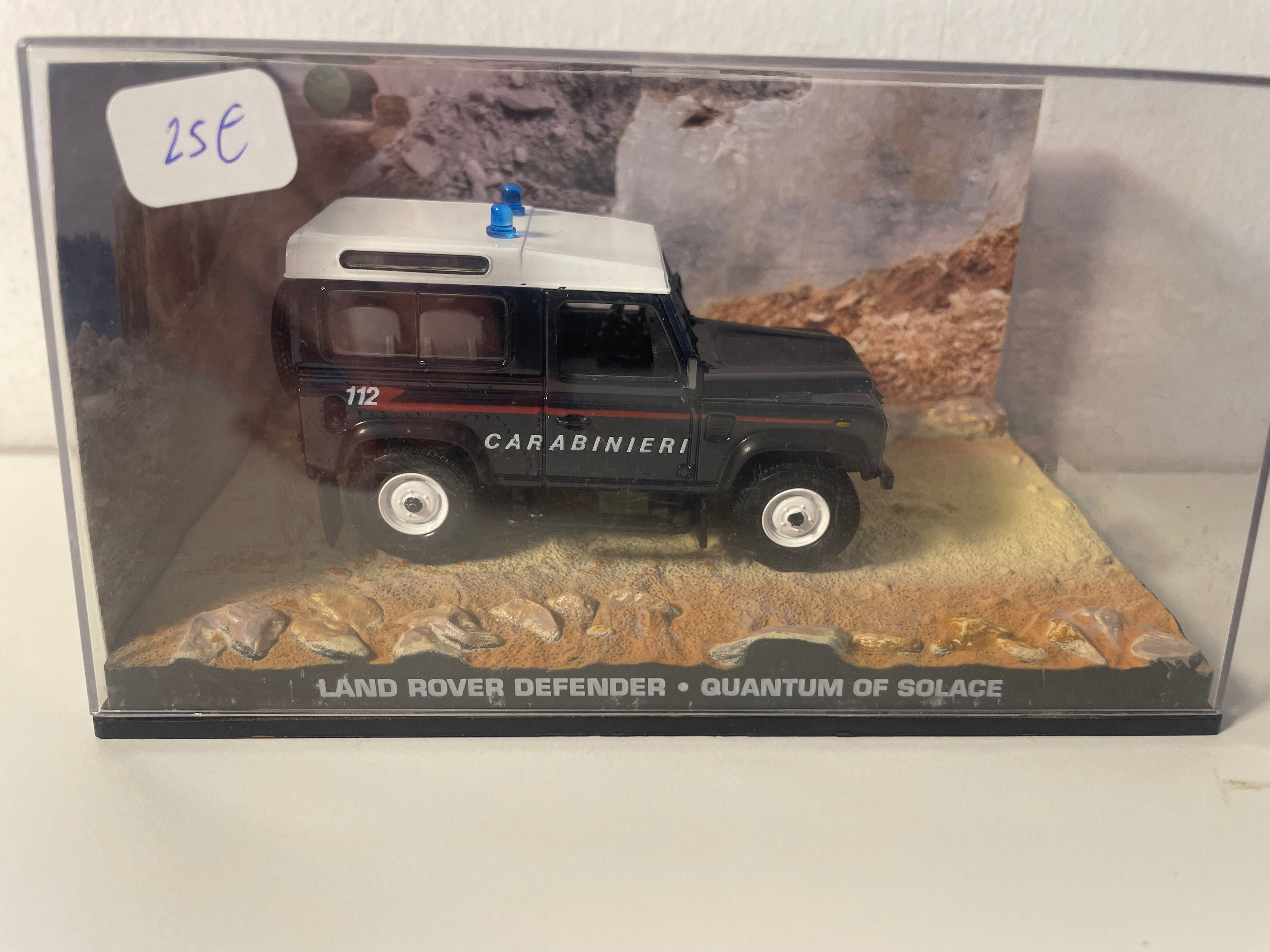 Land Rover Defender negro (Carabinieri) - JAMES BOND - QUANTUM OF SOLACE