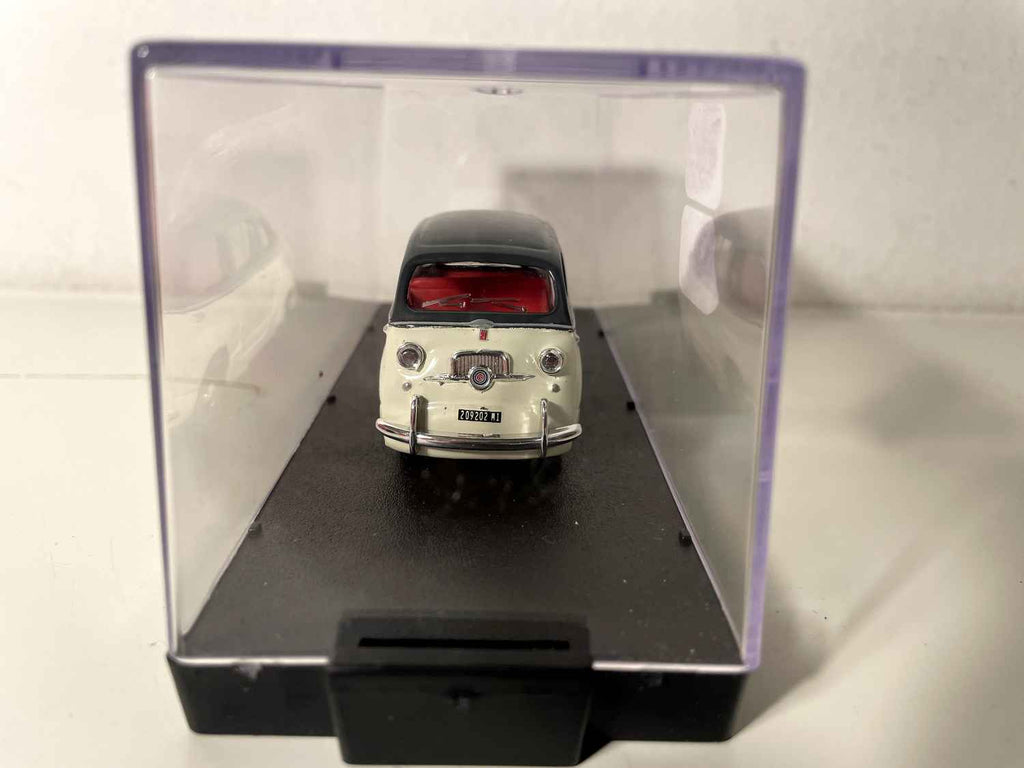 Fiat 600 Multipla biały z szarym dachem produkcji GIOCHER