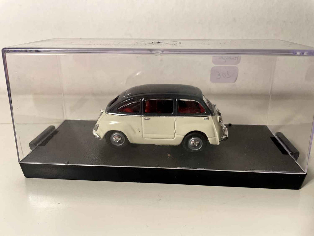 Fiat 600 Multipla biały z szarym dachem produkcji GIOCHER