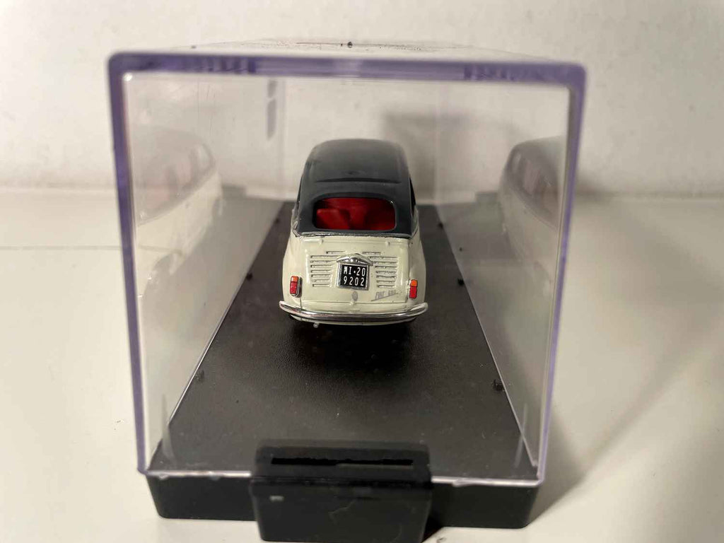 Fiat 600 Multipla biały z szarym dachem produkcji GIOCHER