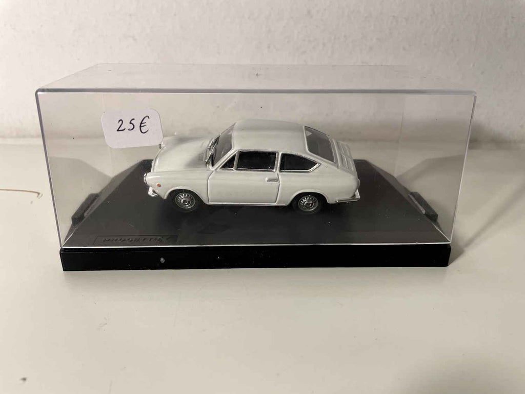 Fiat 850 coupé blanca de 1965 - fabricación por PROGETTO K Automodelli referencia PK 280A