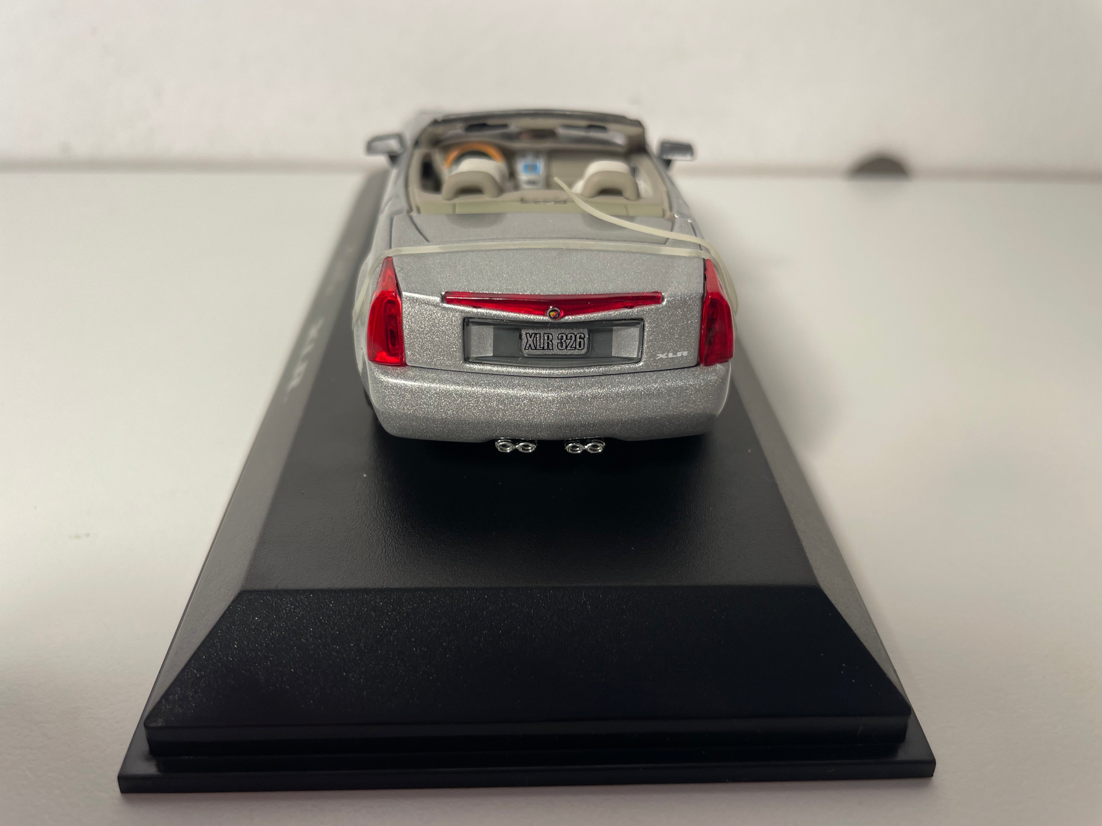 Cadillac XLR gris - NOREV