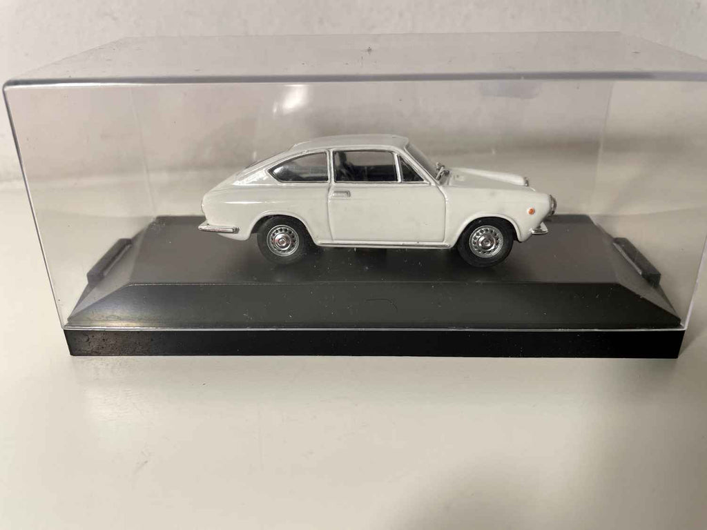 Fiat 850 coupé blanca de 1965 - fabricación por PROGETTO K Automodelli referencia PK 280A