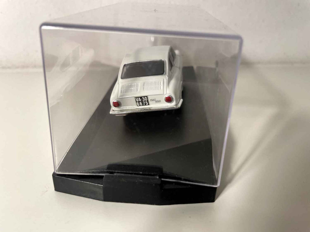 Fiat 850 coupé blanca de 1965 - fabricación por PROGETTO K Automodelli referencia PK 280A