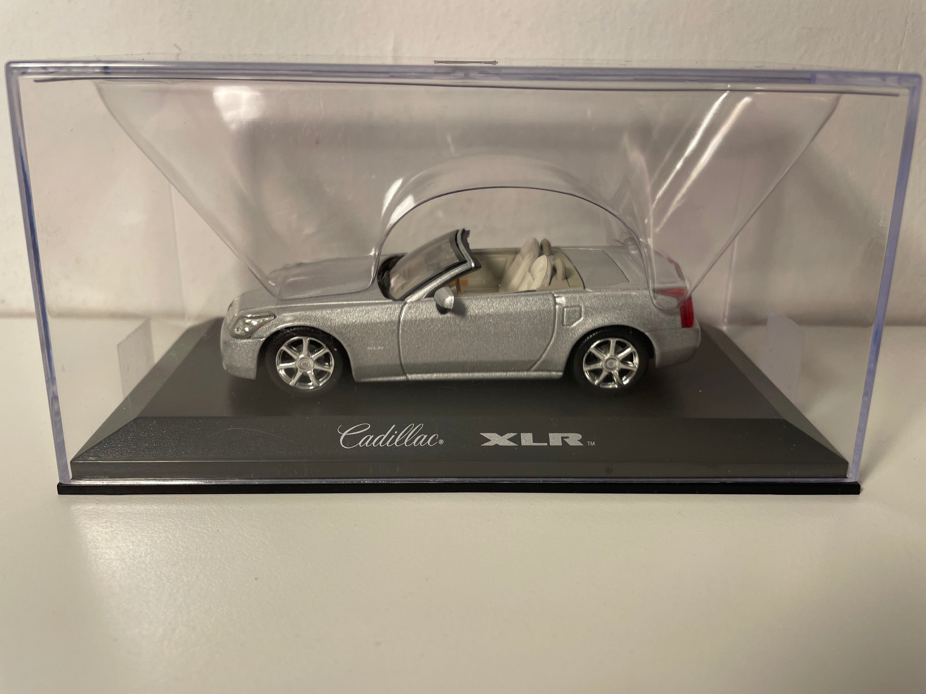 Cadillac XLR gris - NOREV