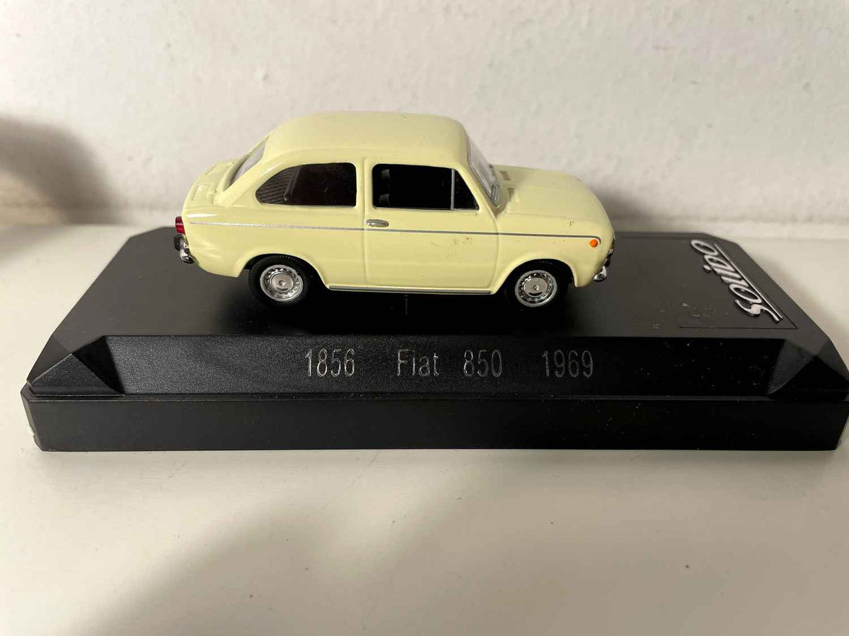 Fiat 850 jasnożółty z 1969 roku - Solido numer 1856