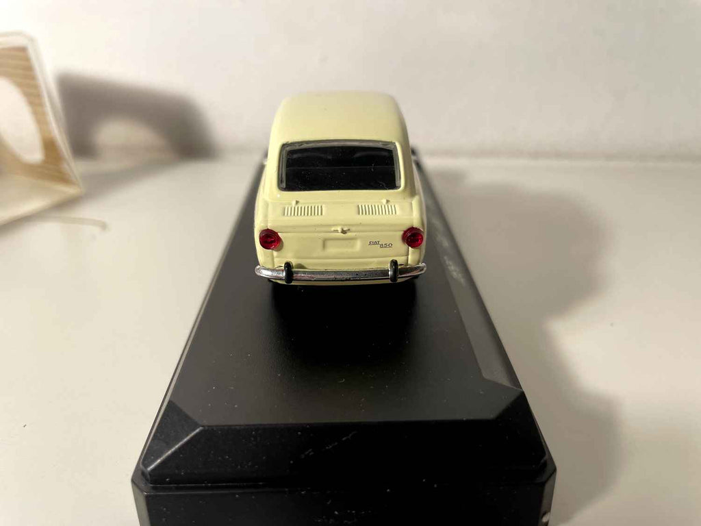 Fiat 850 jasnożółty z 1969 roku - Solido numer 1856
